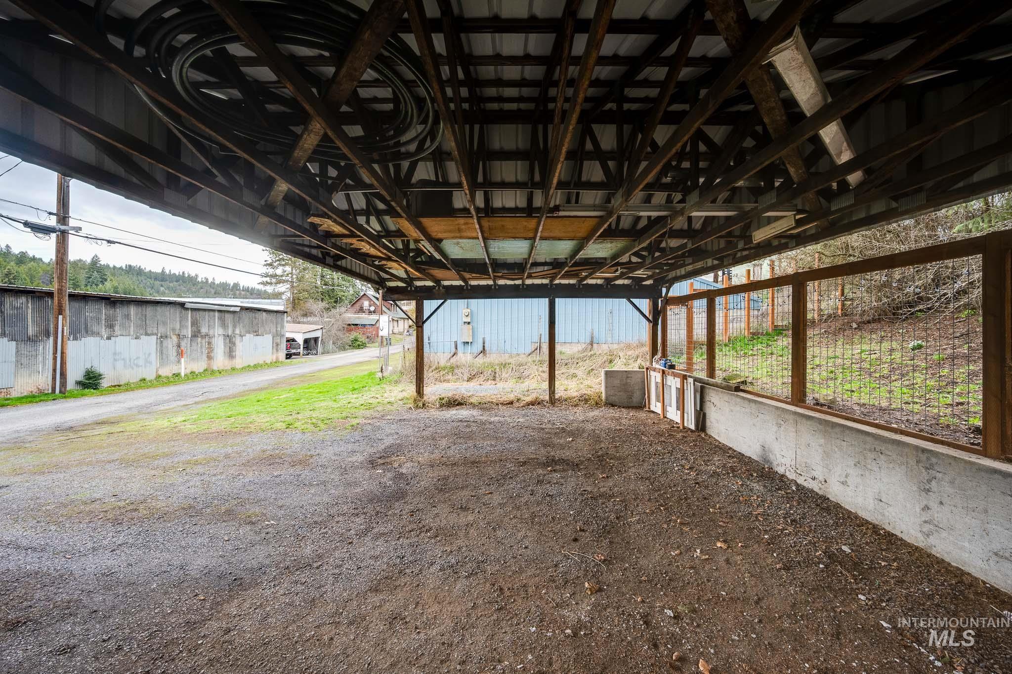 415 S Pine St, Troy, Idaho 83871-0000, 5 Bedrooms, 2 Bathrooms, Residential For Sale, Price $245,000, 98978819