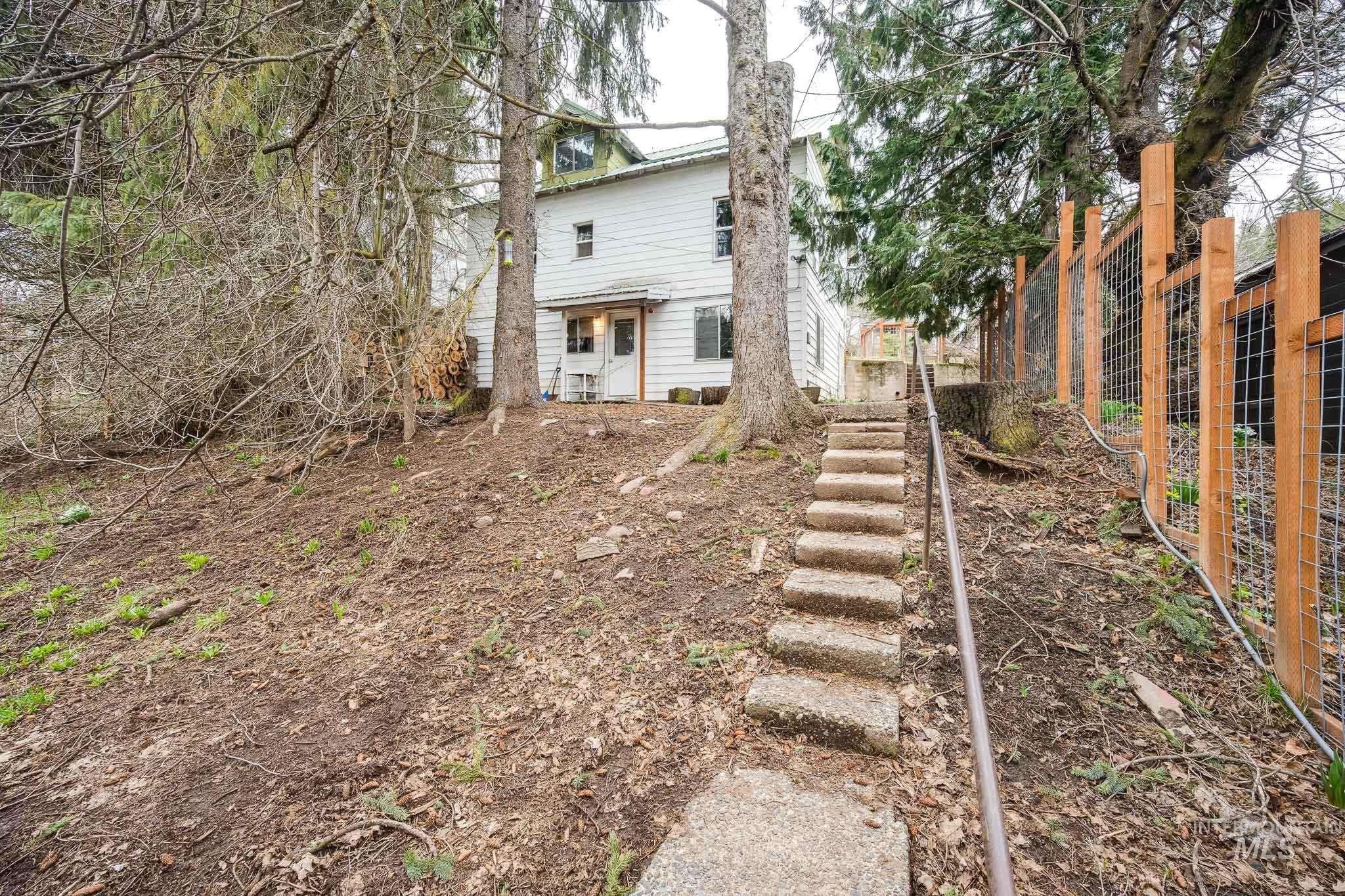 415 S Pine St, Troy, Idaho 83871-0000, 5 Bedrooms, 2 Bathrooms, Residential For Sale, Price $245,000, 98978819