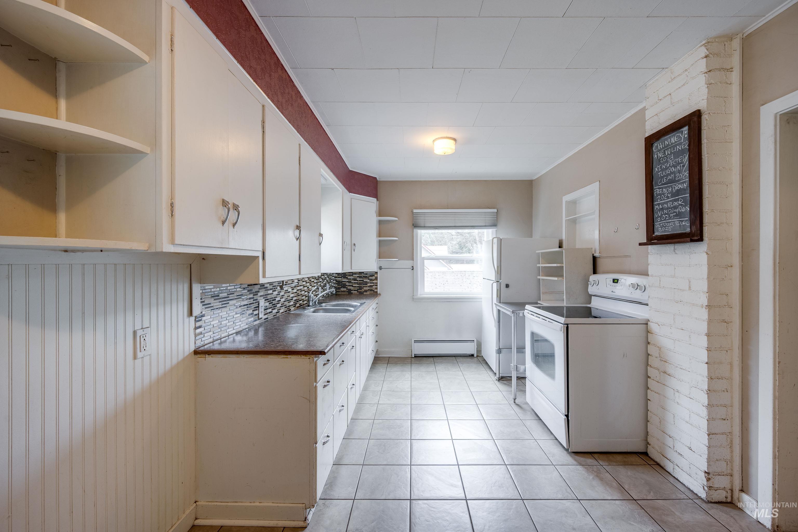 415 S Pine St, Troy, Idaho 83871-0000, 5 Bedrooms, 2 Bathrooms, Residential For Sale, Price $245,000, 98978819