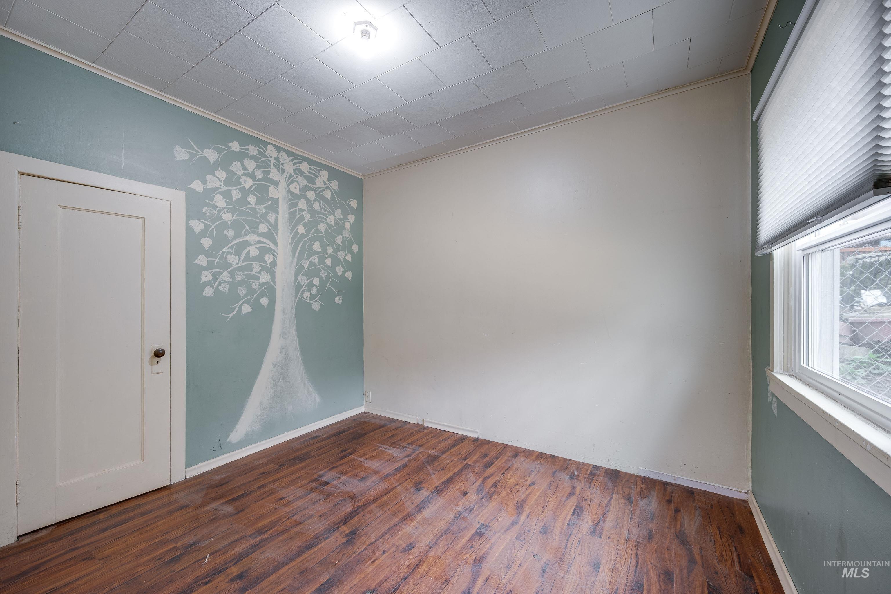 415 S Pine St, Troy, Idaho 83871-0000, 5 Bedrooms, 2 Bathrooms, Residential For Sale, Price $245,000, 98978819