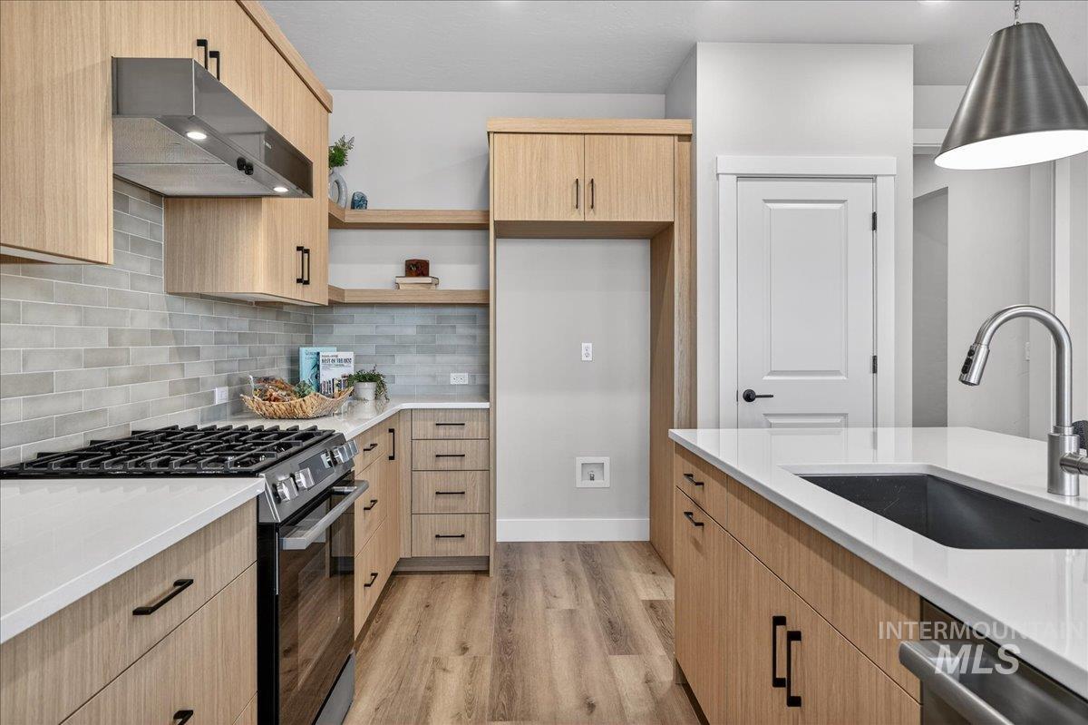 18125 Cinder Brook Ave, Nampa, Idaho 83687, 3 Bedrooms, 2.5 Bathrooms, Residential For Sale, Price $474,600,MLS 98978820