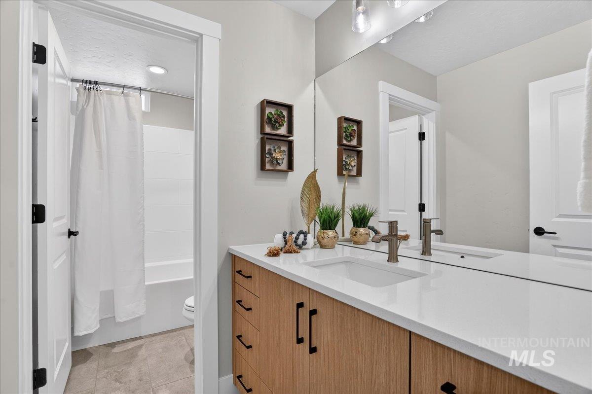 18125 Cinder Brook Ave, Nampa, Idaho 83687, 3 Bedrooms, 2.5 Bathrooms, Residential For Sale, Price $474,600,MLS 98978820