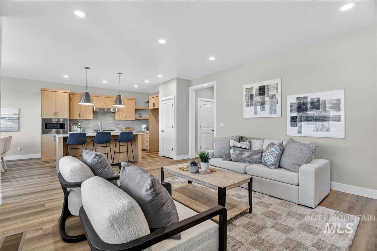 18125 Cinder Brook Ave, Nampa, Idaho 83687, 3 Bedrooms, 2.5 Bathrooms, Residential For Sale, Price $474,600,MLS 98978820