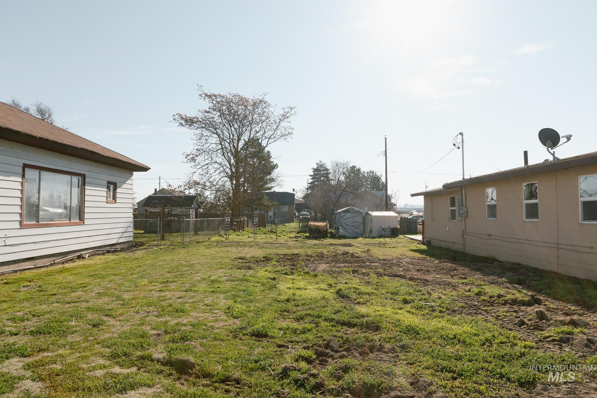 211 NE 3rd AVE, Ontario, Oregon 97914, 3 Bedrooms, 2 Bathrooms, Residential For Sale, Price $194,900, 98978821