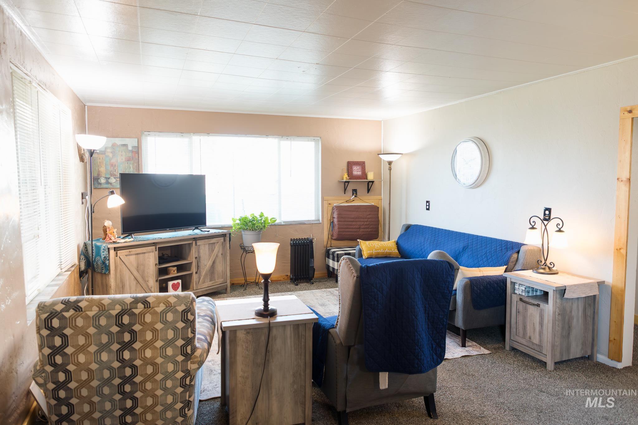 211 NE 3rd AVE, Ontario, Oregon 97914, 3 Bedrooms, 2 Bathrooms, Residential For Sale, Price $194,900, 98978821