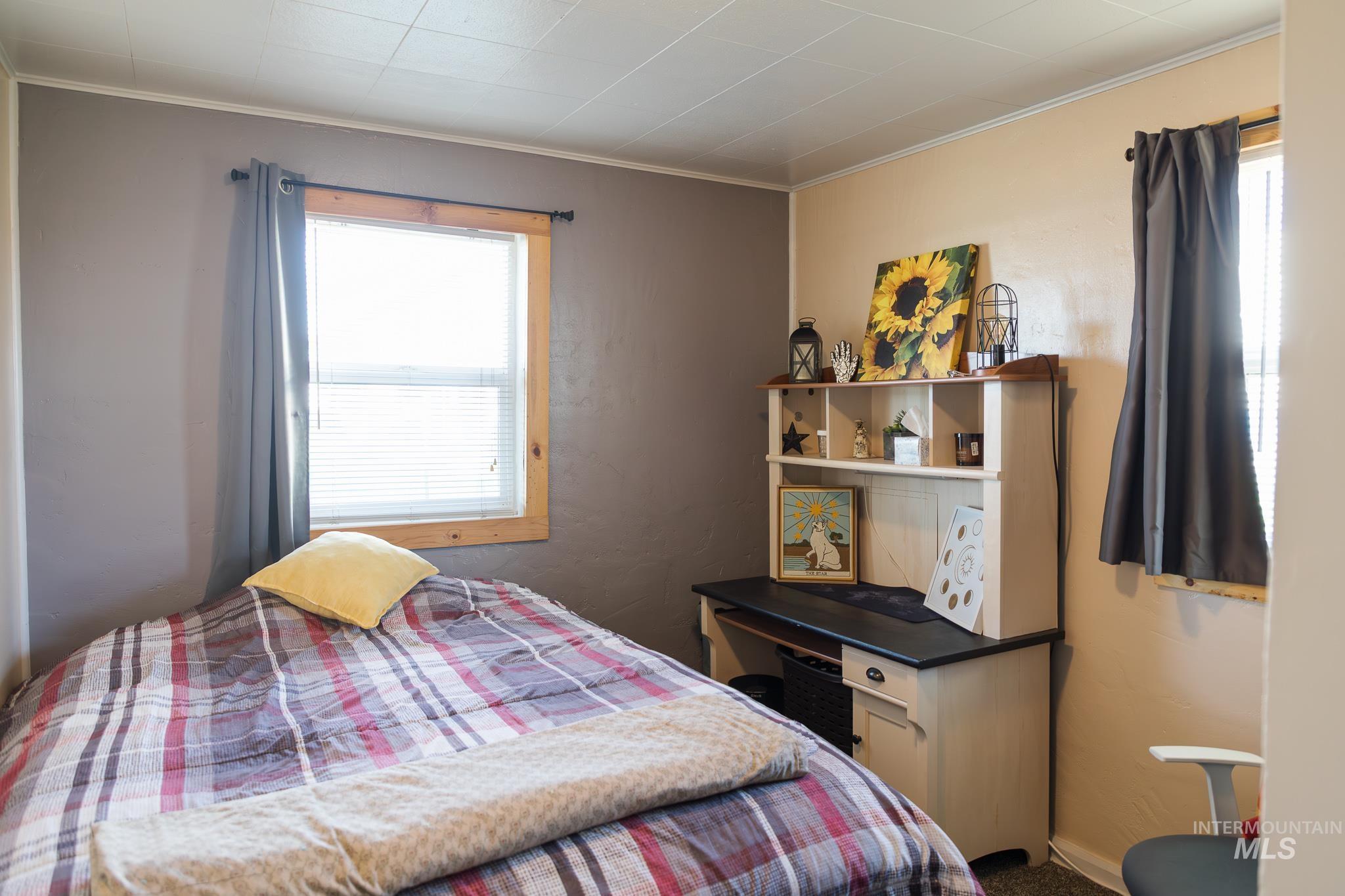 211 NE 3rd AVE, Ontario, Oregon 97914, 3 Bedrooms, 2 Bathrooms, Residential For Sale, Price $194,900, 98978821