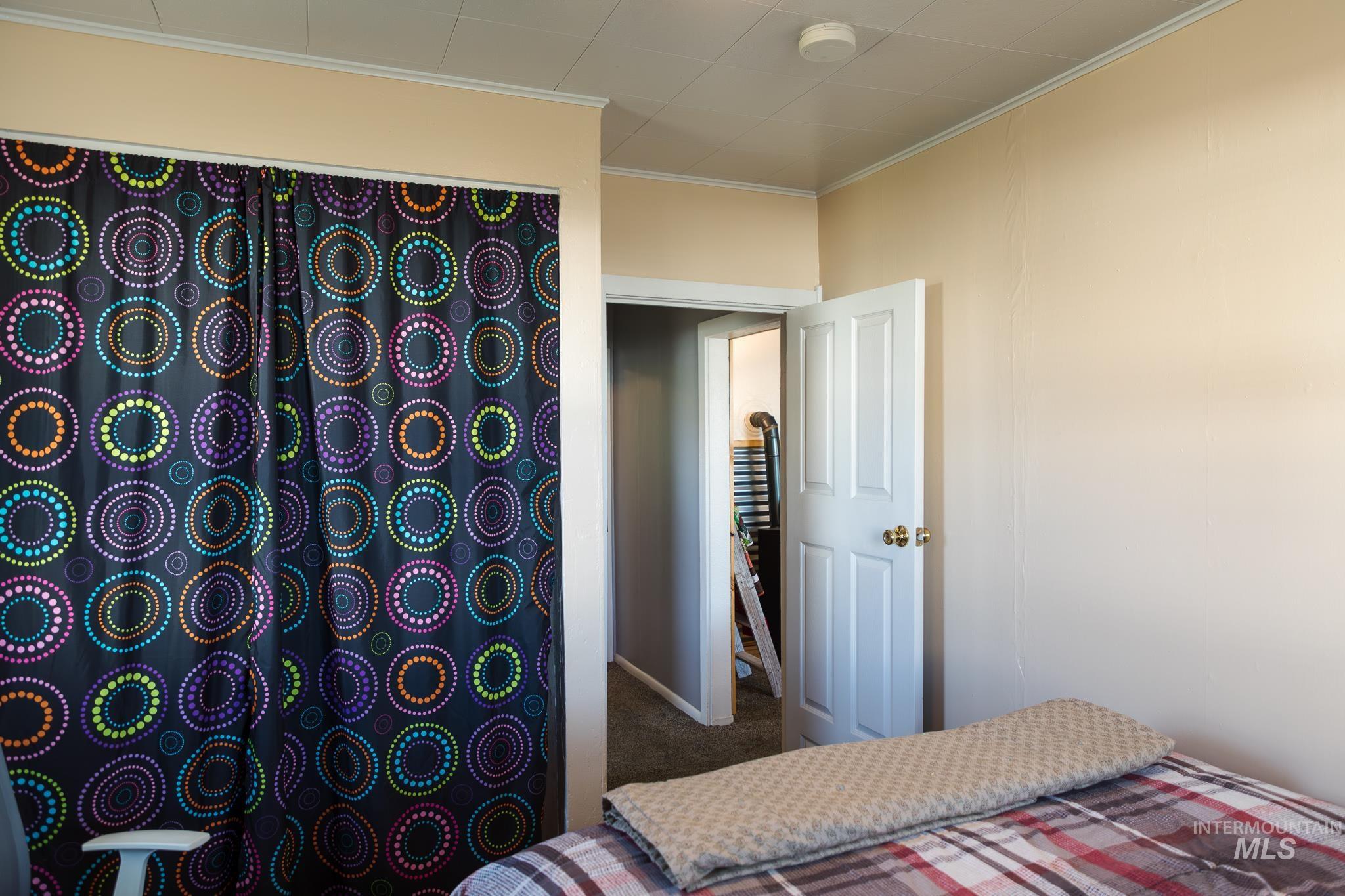 211 NE 3rd AVE, Ontario, Oregon 97914, 3 Bedrooms, 2 Bathrooms, Residential For Sale, Price $194,900, 98978821