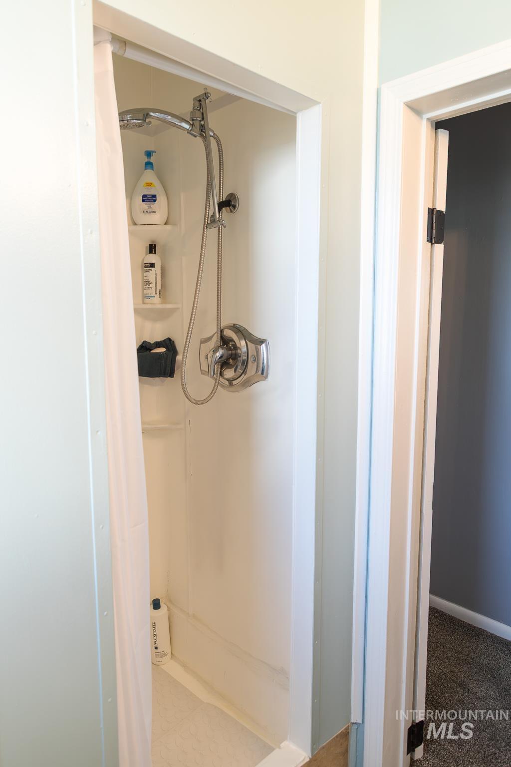 211 NE 3rd AVE, Ontario, Oregon 97914, 3 Bedrooms, 2 Bathrooms, Residential For Sale, Price $194,900, 98978821