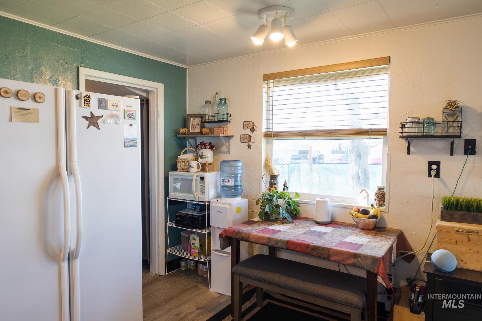 211 NE 3rd AVE, Ontario, Oregon 97914, 3 Bedrooms, 2 Bathrooms, Residential For Sale, Price $194,900, 98978821