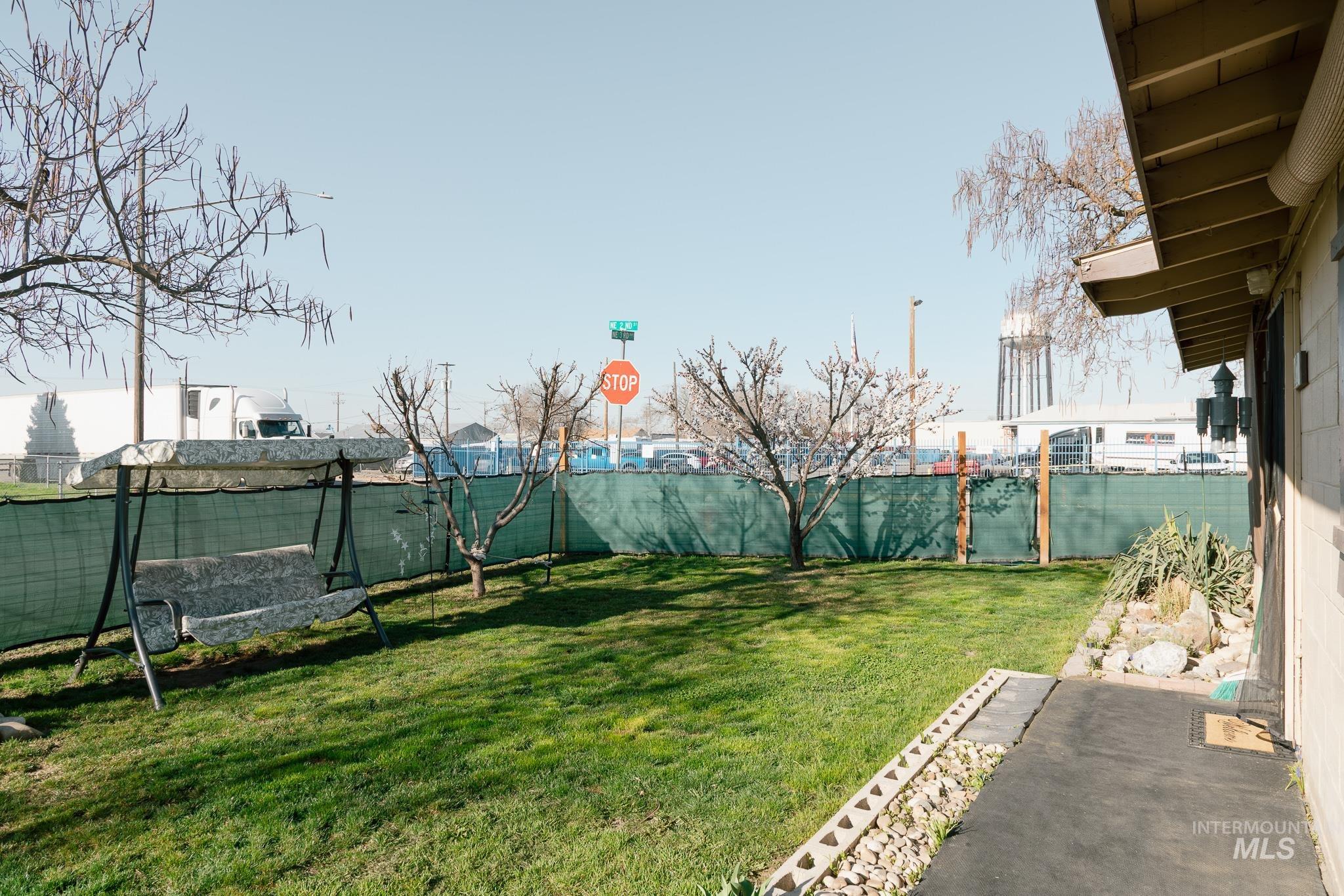 211 NE 3rd AVE, Ontario, Oregon 97914, 3 Bedrooms, 2 Bathrooms, Residential For Sale, Price $194,900, 98978821