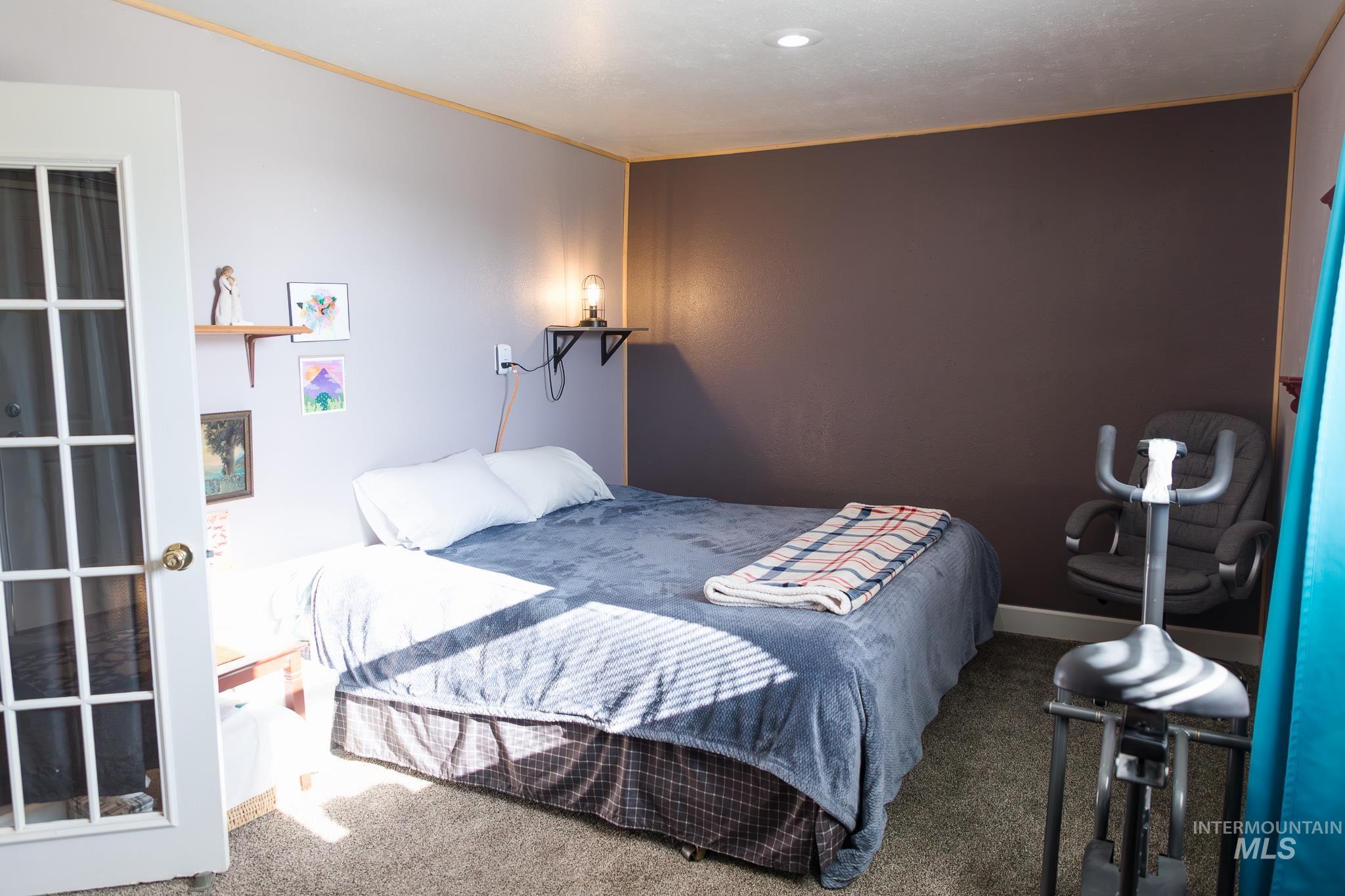 211 NE 3rd AVE, Ontario, Oregon 97914, 3 Bedrooms, 2 Bathrooms, Residential For Sale, Price $194,900, 98978821