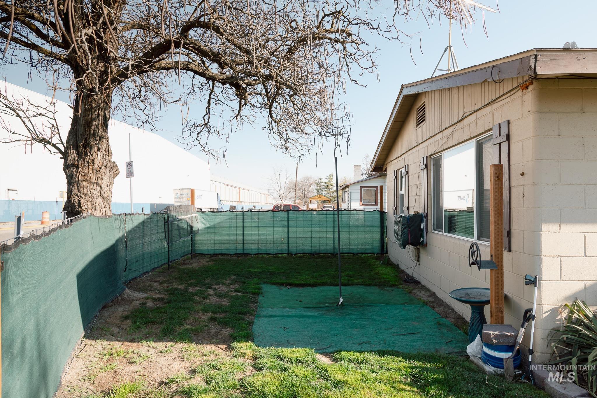 211 NE 3rd AVE, Ontario, Oregon 97914, 3 Bedrooms, 2 Bathrooms, Residential For Sale, Price $194,900, 98978821