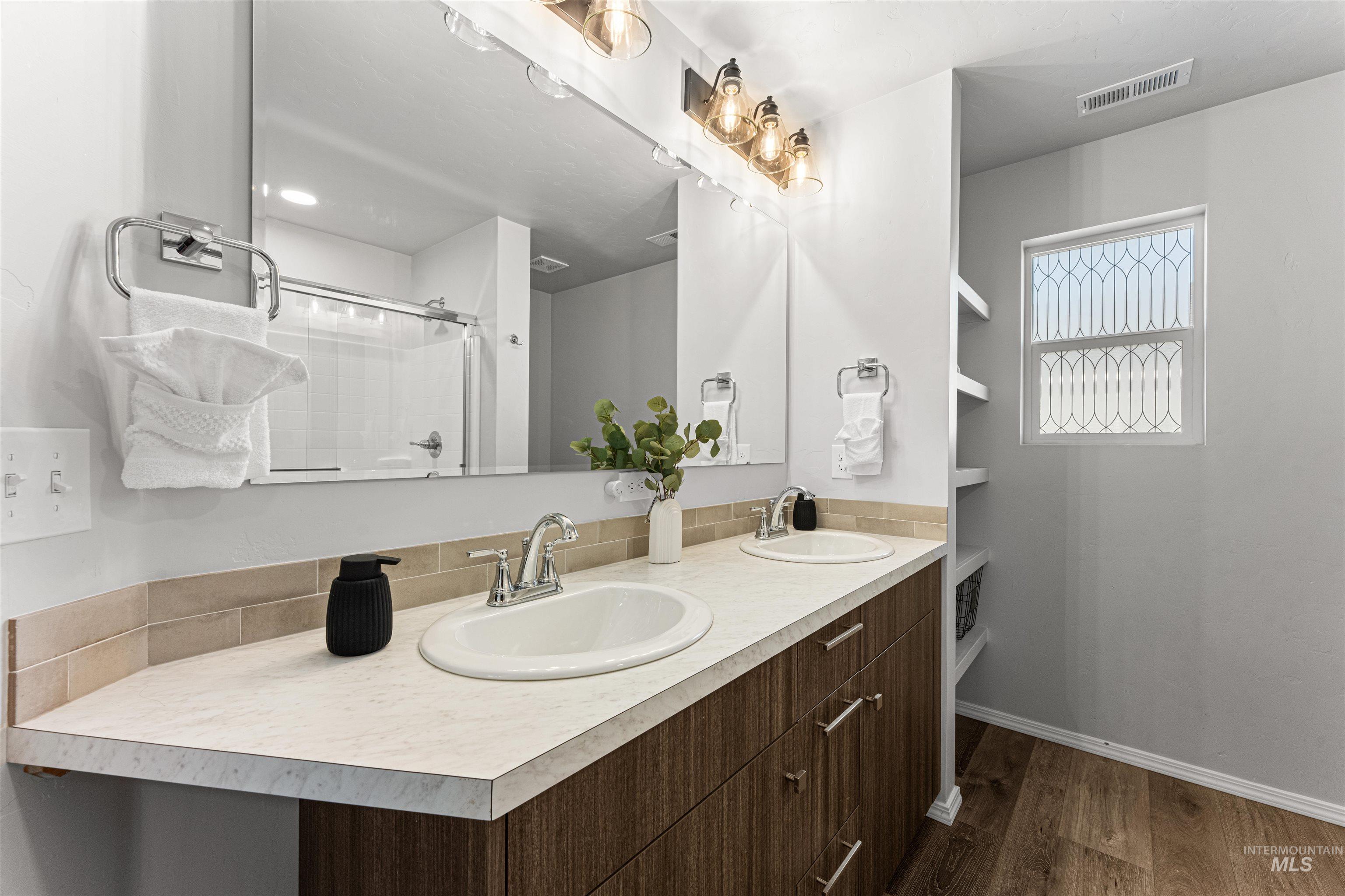 12342 Noreen St., Caldwell, Idaho 83607, 3 Bedrooms, 2 Bathrooms, Residential For Sale, Price $400,000,MLS 98978823