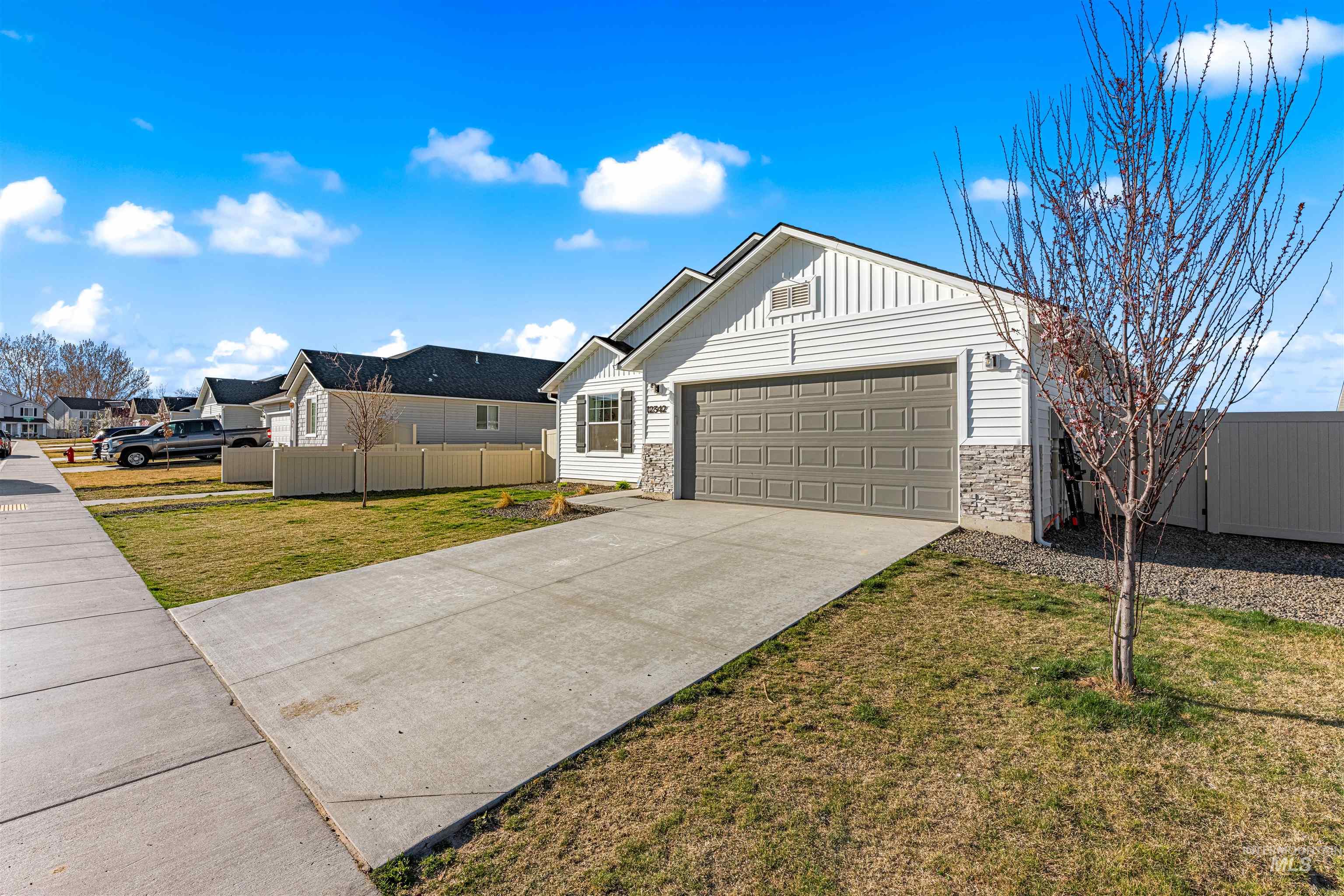 12342 Noreen St., Caldwell, Idaho 83607, 3 Bedrooms, 2 Bathrooms, Residential For Sale, Price $400,000,MLS 98978823