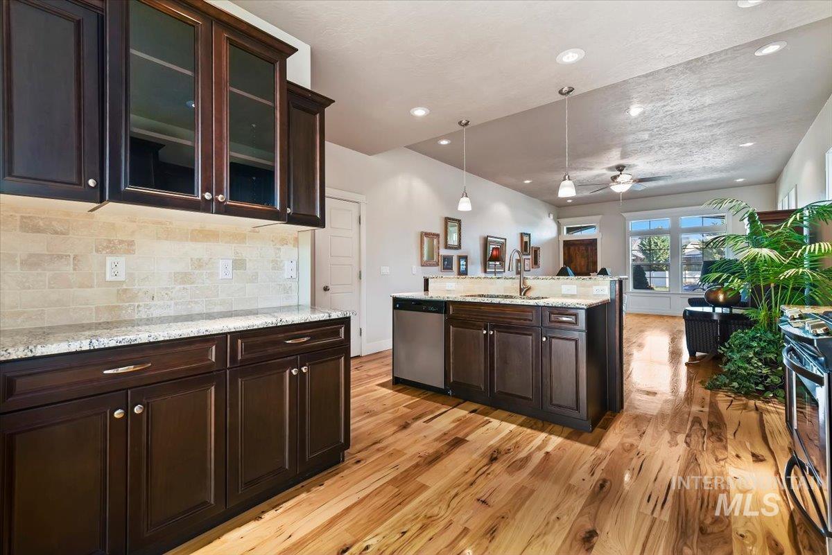 6374 W Mystic Cove Place, Garden City, Idaho 83714, 3 Bedrooms, 2 Bathrooms, Residential For Sale, Price $489,900, 98978828