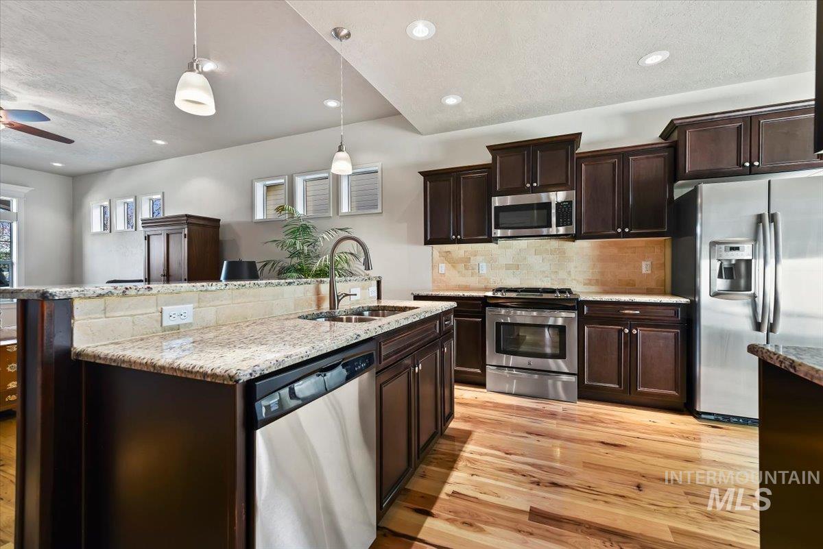 6374 W Mystic Cove Place, Garden City, Idaho 83714, 3 Bedrooms, 2 Bathrooms, Residential For Sale, Price $489,900, 98978828