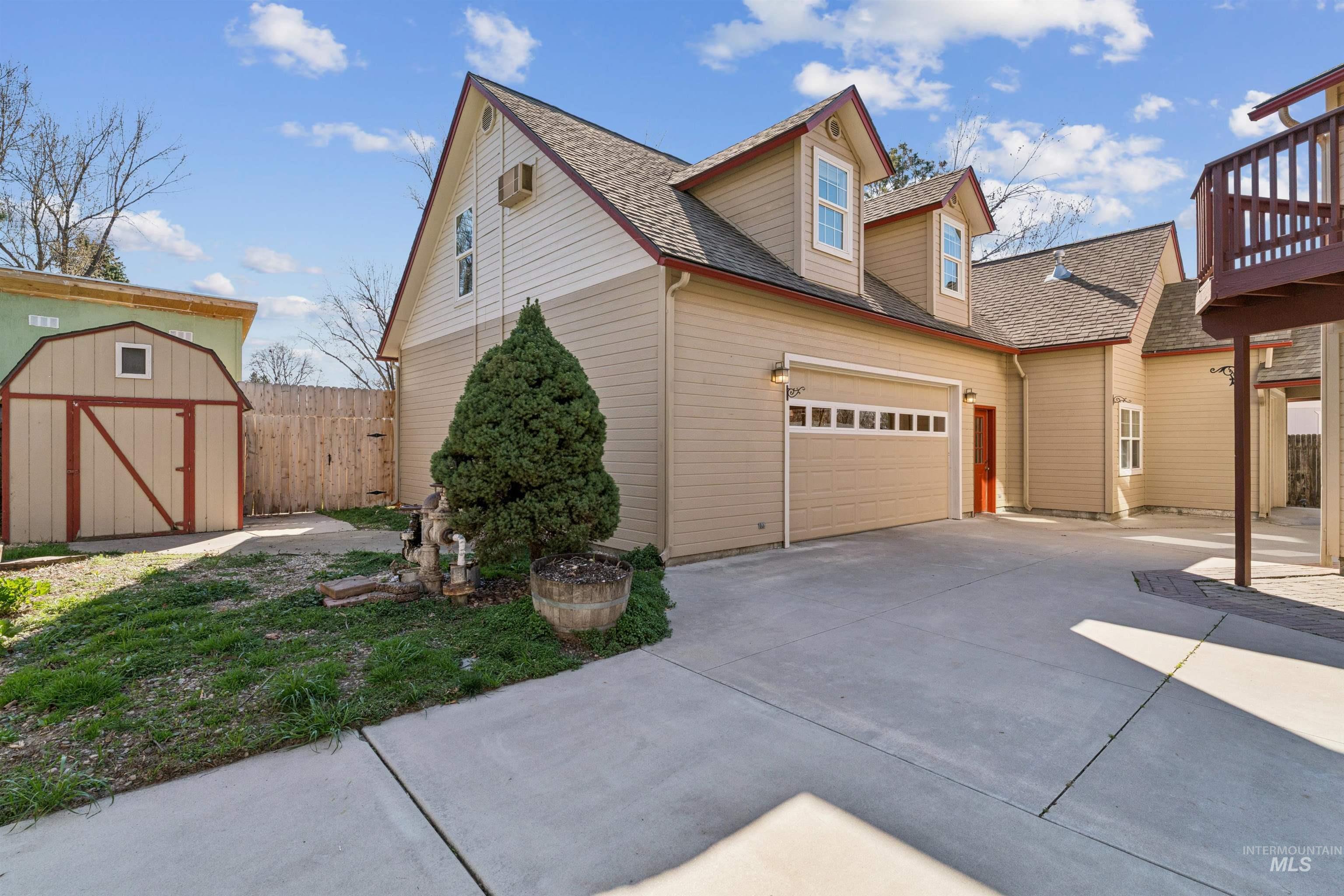 4401 W Castlebar Drive, Boise, Idaho 83703, 4 Bedrooms, 2.5 Bathrooms, Residential For Sale, Price $798,000,MLS 98978829