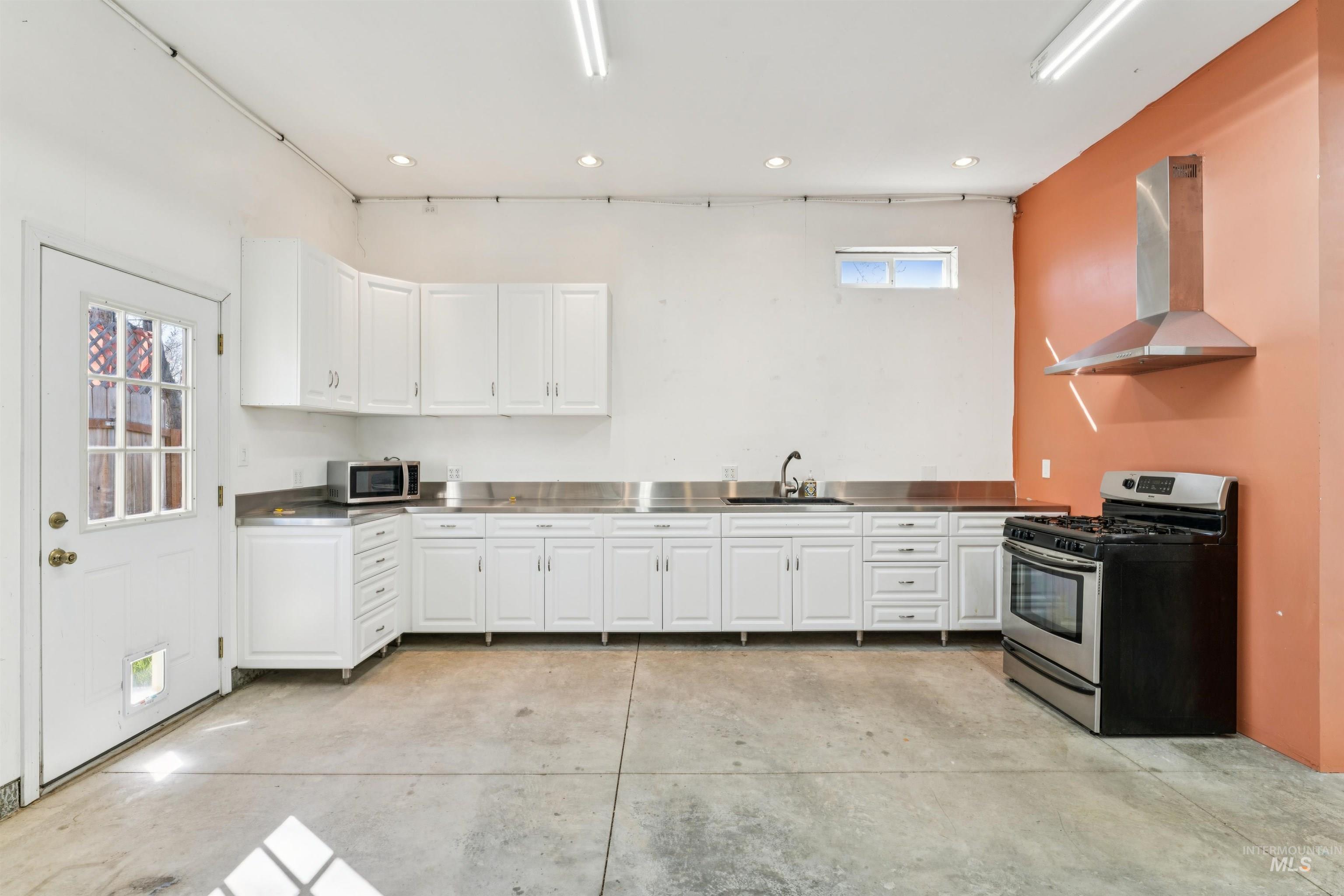 4401 W Castlebar Drive, Boise, Idaho 83703, 4 Bedrooms, 2.5 Bathrooms, Residential For Sale, Price $798,000,MLS 98978829