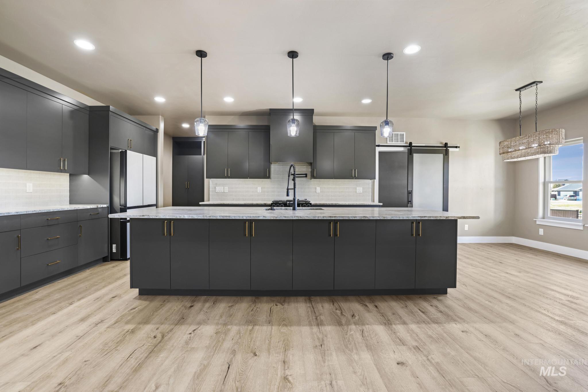 1580 Mary Alice Lake Way, Twin Falls, Idaho 83301-3425, 5 Bedrooms, 3.5 Bathrooms, Residential For Sale, Price $750,000, 98978830