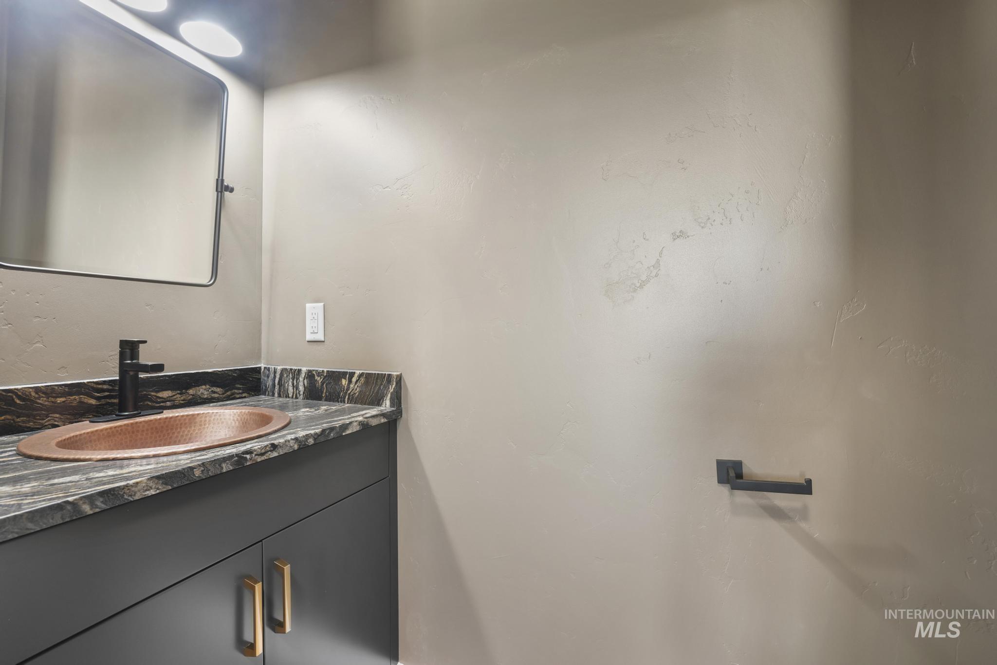 1580 Mary Alice Lake Way, Twin Falls, Idaho 83301-3425, 5 Bedrooms, 3.5 Bathrooms, Residential For Sale, Price $759,900,MLS 98978830