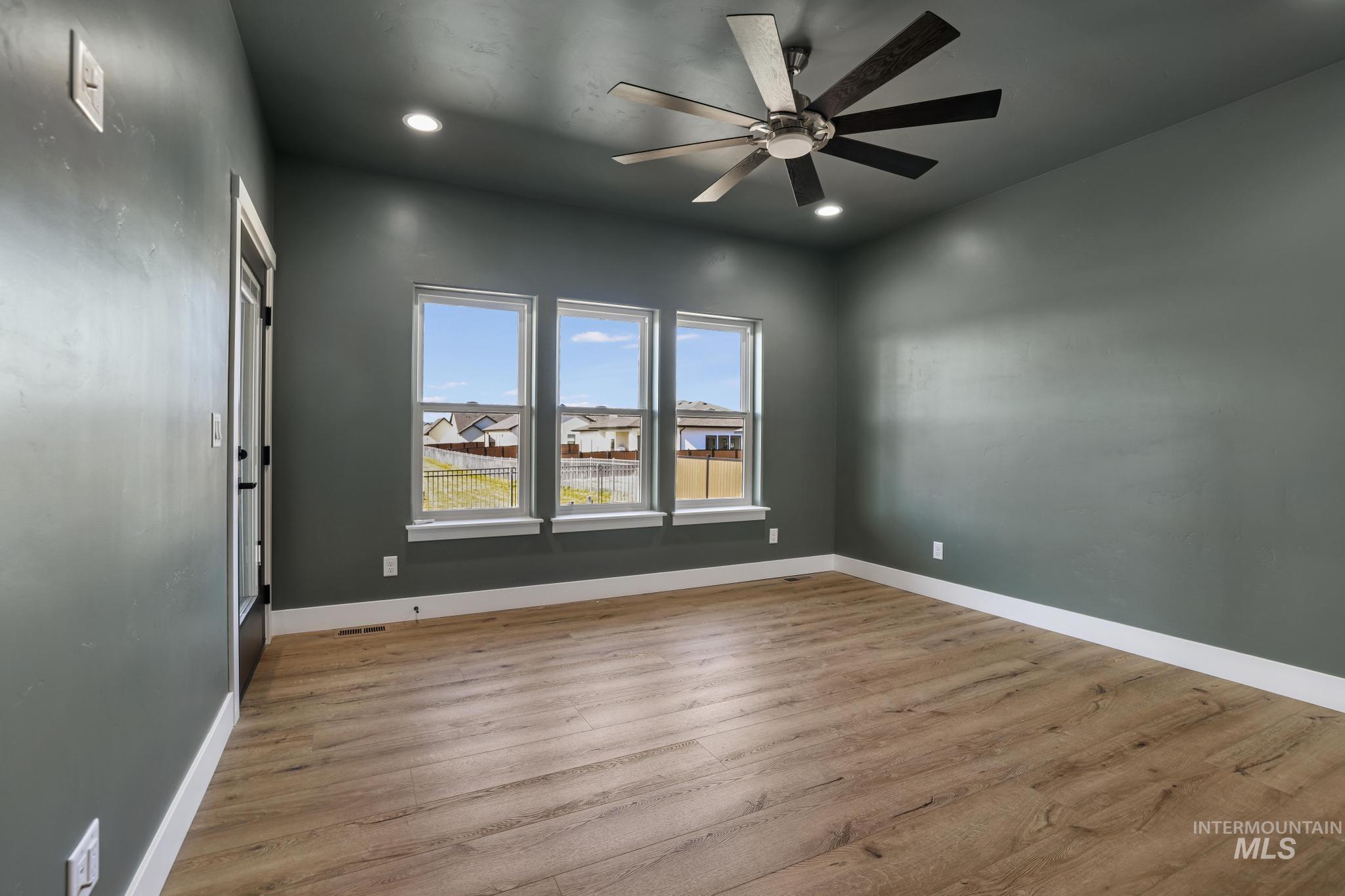 1580 Mary Alice Lake Way, Twin Falls, Idaho 83301-3425, 5 Bedrooms, 3.5 Bathrooms, Residential For Sale, Price $750,000, 98978830