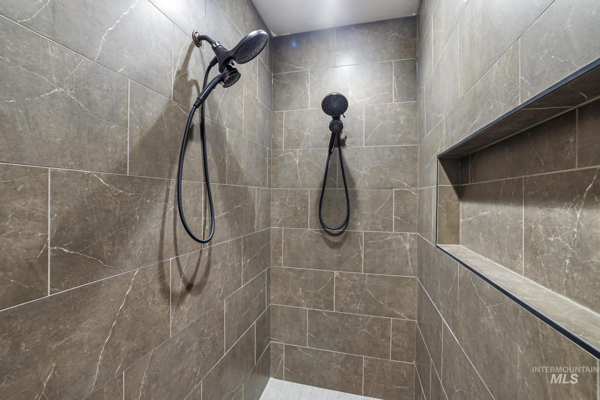 1580 Mary Alice Lake Way, Twin Falls, Idaho 83301-3425, 5 Bedrooms, 3.5 Bathrooms, Residential For Sale, Price $759,900,MLS 98978830