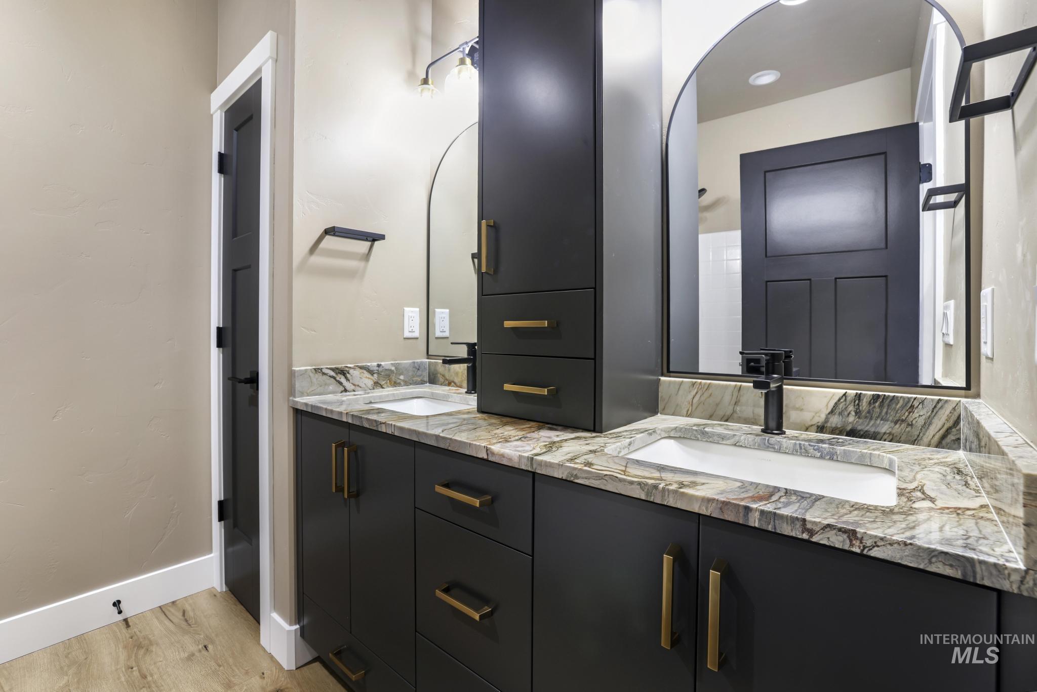 1580 Mary Alice Lake Way, Twin Falls, Idaho 83301-3425, 5 Bedrooms, 3.5 Bathrooms, Residential For Sale, Price $759,900,MLS 98978830