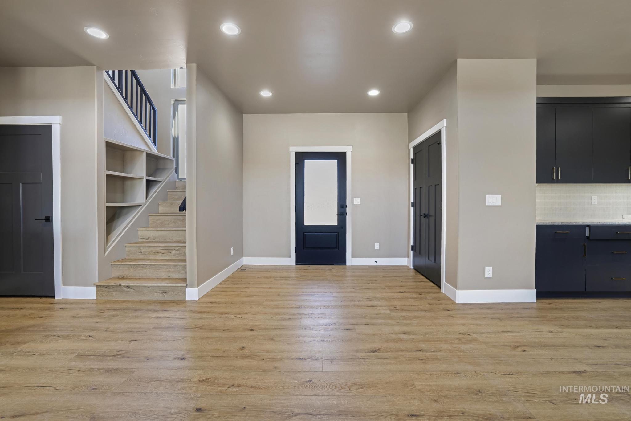 1580 Mary Alice Lake Way, Twin Falls, Idaho 83301-3425, 5 Bedrooms, 3.5 Bathrooms, Residential For Sale, Price $759,900,MLS 98978830