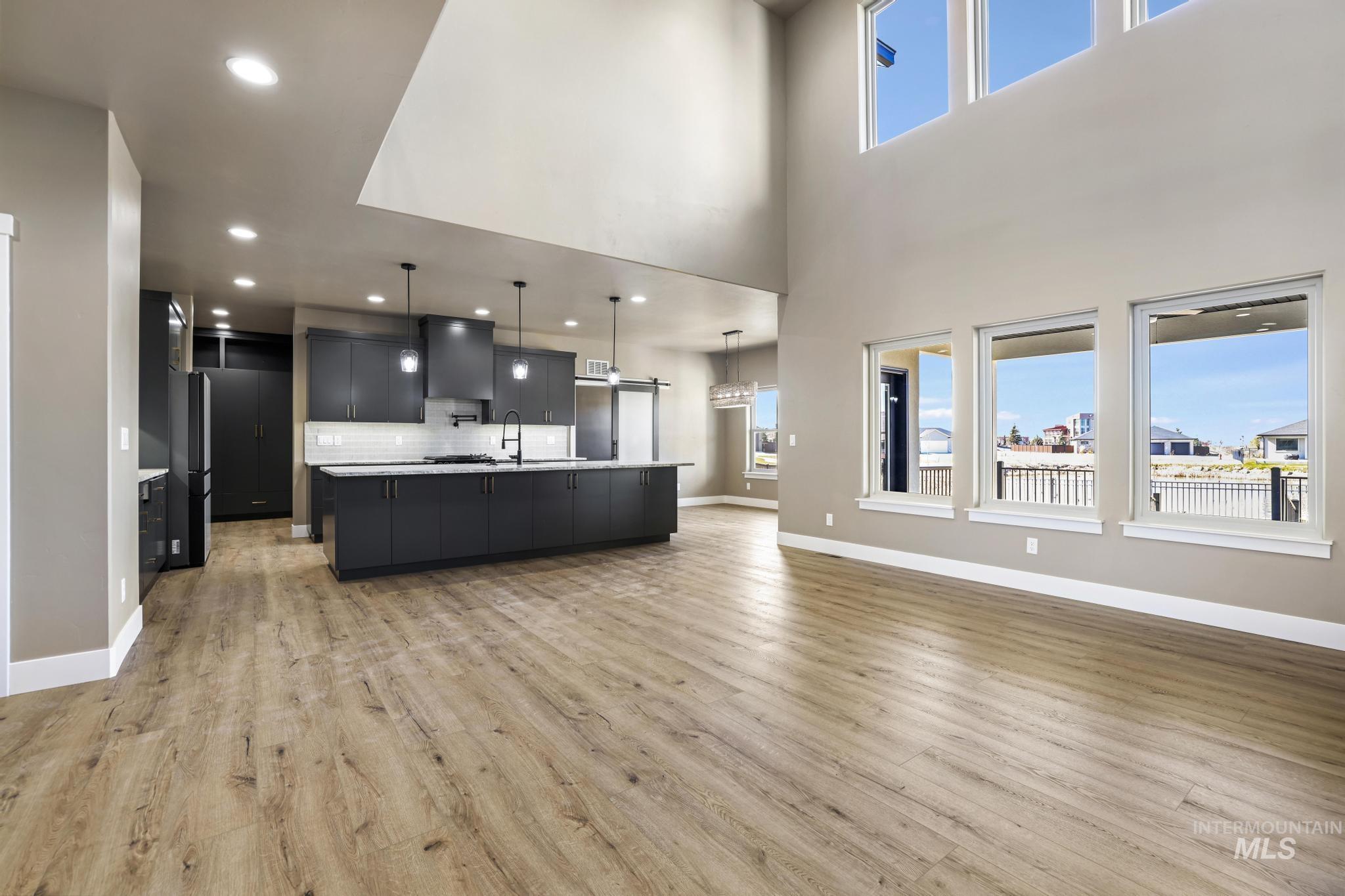 1580 Mary Alice Lake Way, Twin Falls, Idaho 83301-3425, 5 Bedrooms, 3.5 Bathrooms, Residential For Sale, Price $759,900,MLS 98978830