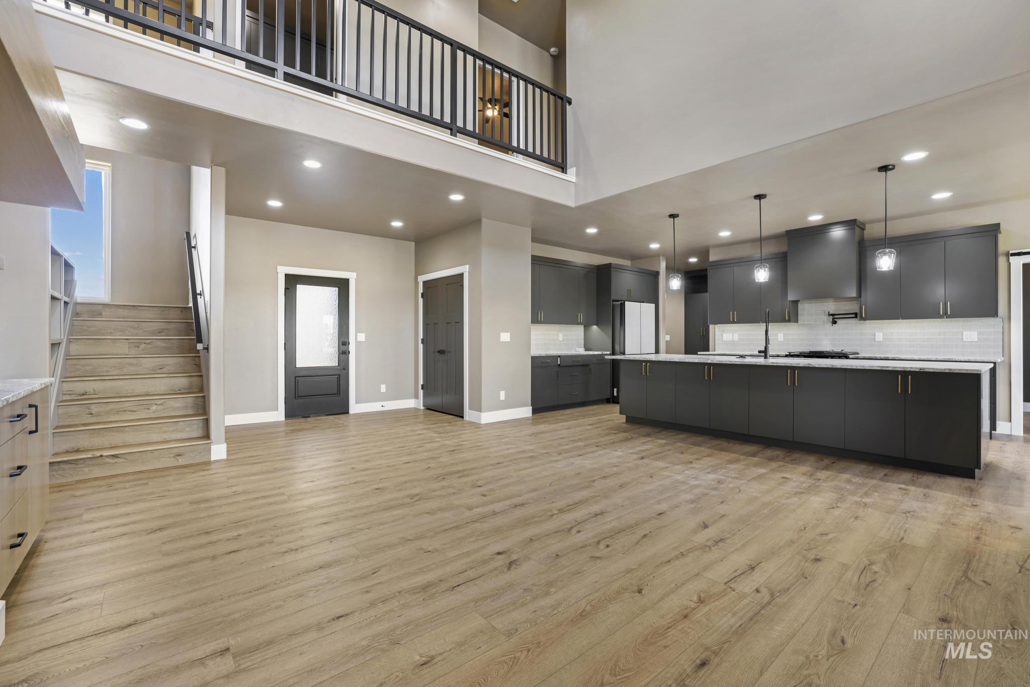 1580 Mary Alice Lake Way, Twin Falls, Idaho 83301-3425, 5 Bedrooms, 3.5 Bathrooms, Residential For Sale, Price $750,000, 98978830