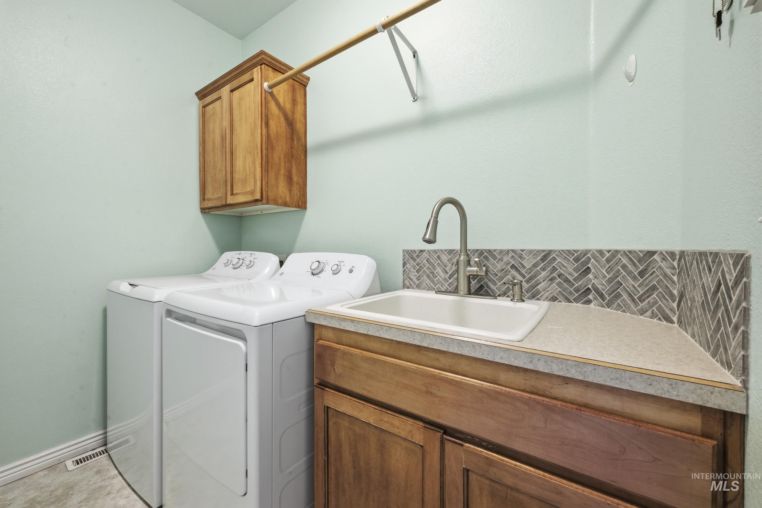 2882 S. Groom Way, Meridian, Idaho 83642, 4 Bedrooms, 2.5 Bathrooms, Residential For Sale, Price $625,000,MLS 98978832