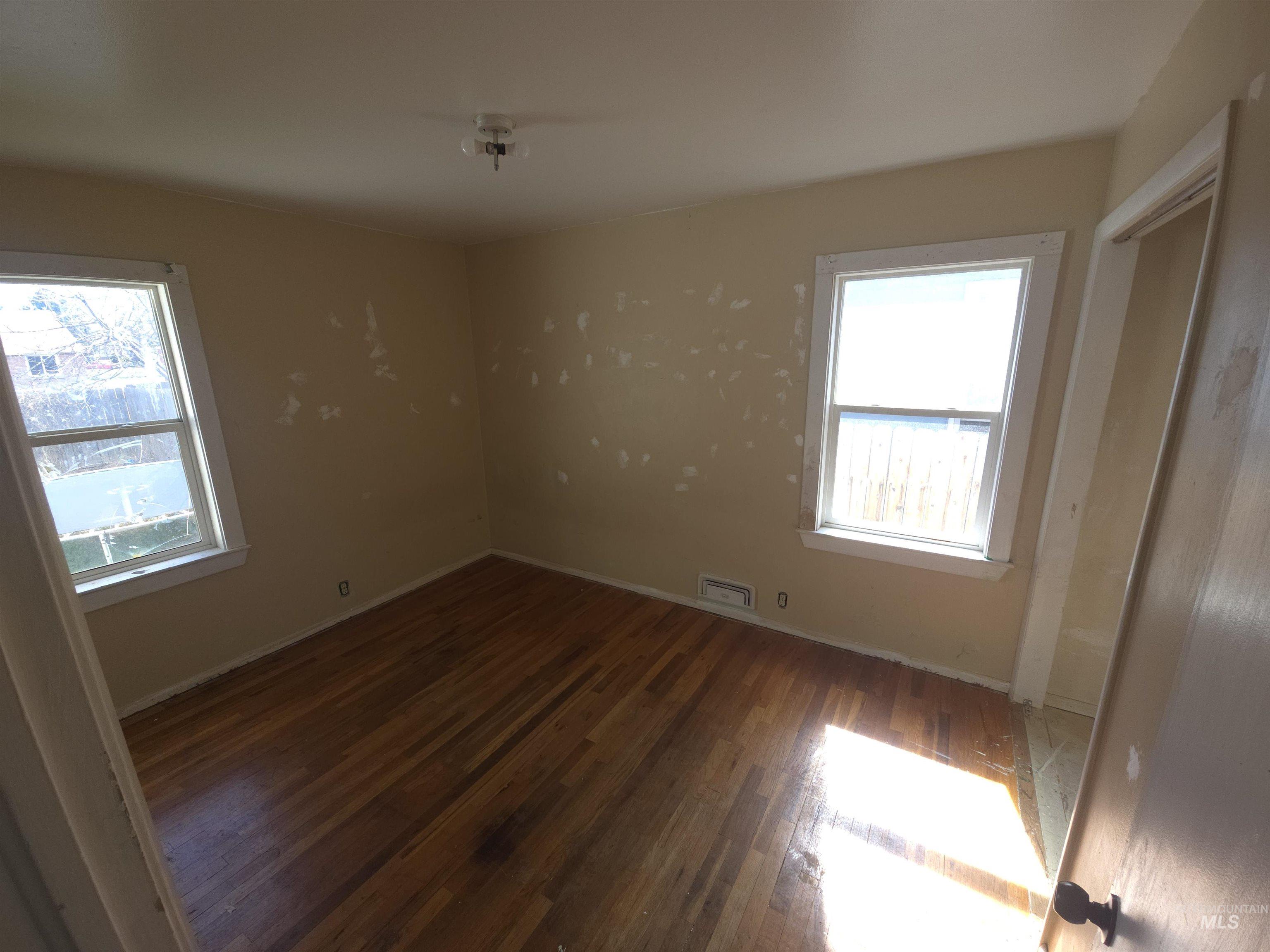 458 Rose St. N, Twin Falls, Idaho 83301, 4 Bedrooms, 2 Bathrooms, Residential For Sale, Price $310,000, 98978834