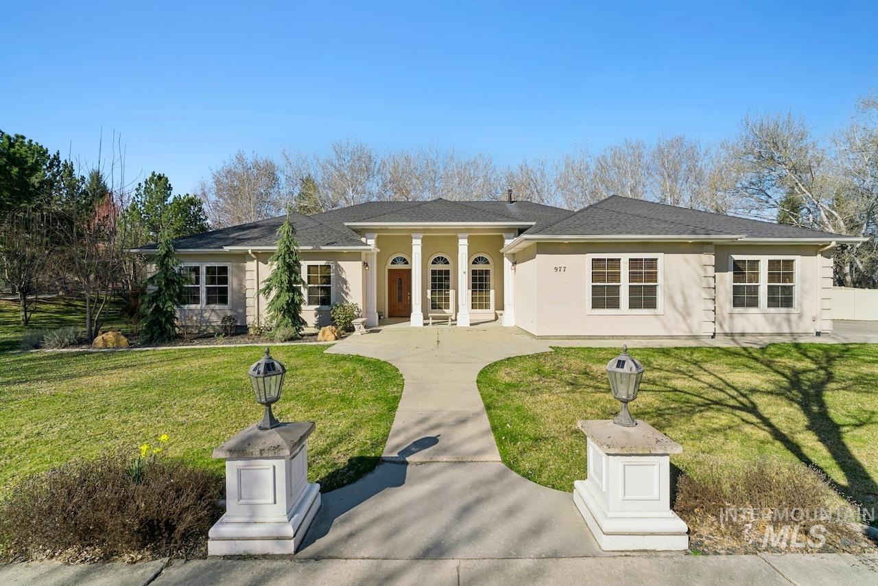 977 N Woodvalley, Eagle, Idaho 83616, 3 Bedrooms, 2.5 Bathrooms, Residential For Sale, Price $1,049,900,MLS 98978836