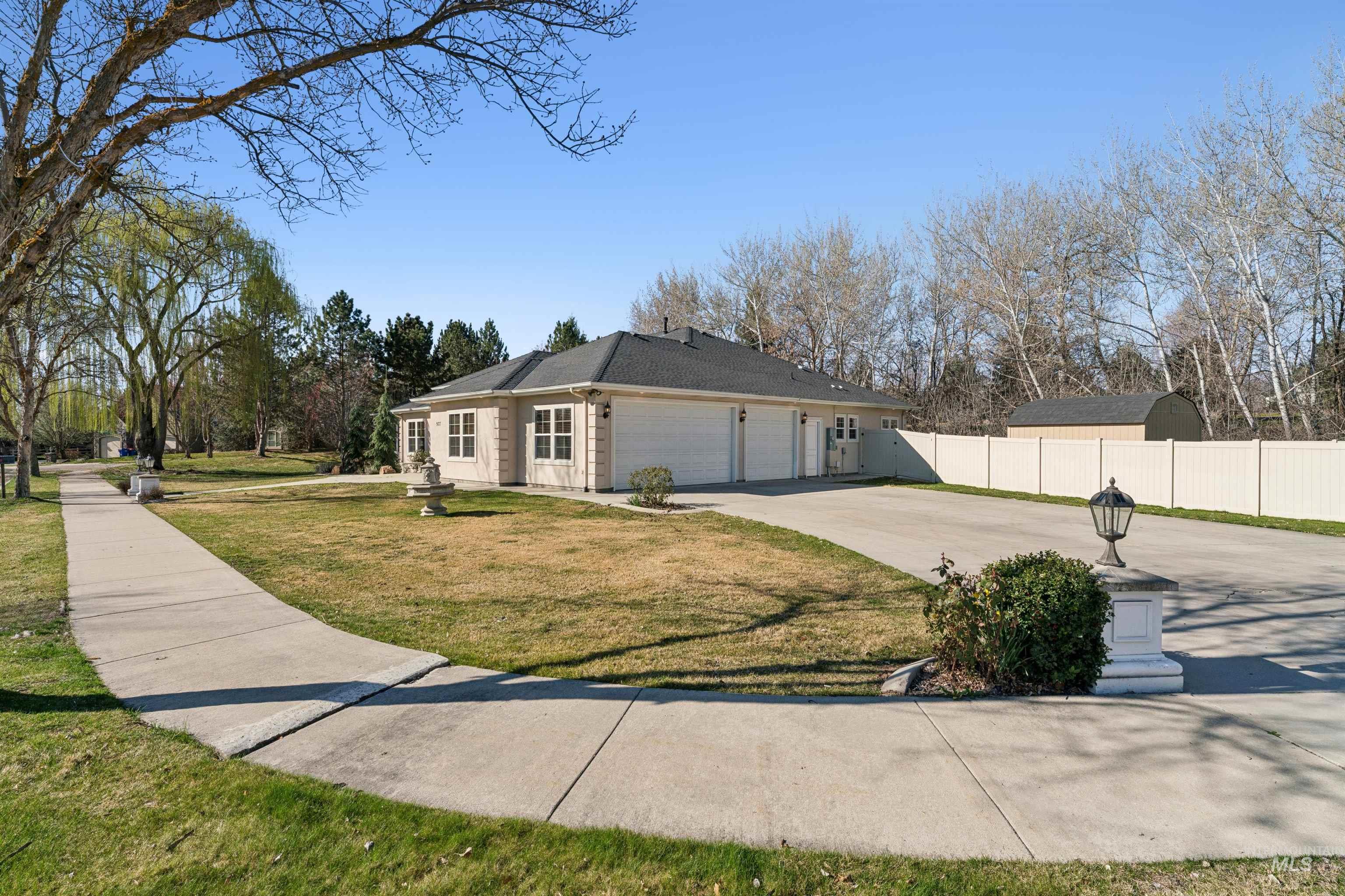 977 N Woodvalley, Eagle, Idaho 83616, 3 Bedrooms, 2.5 Bathrooms, Residential For Sale, Price $1,049,900,MLS 98978836