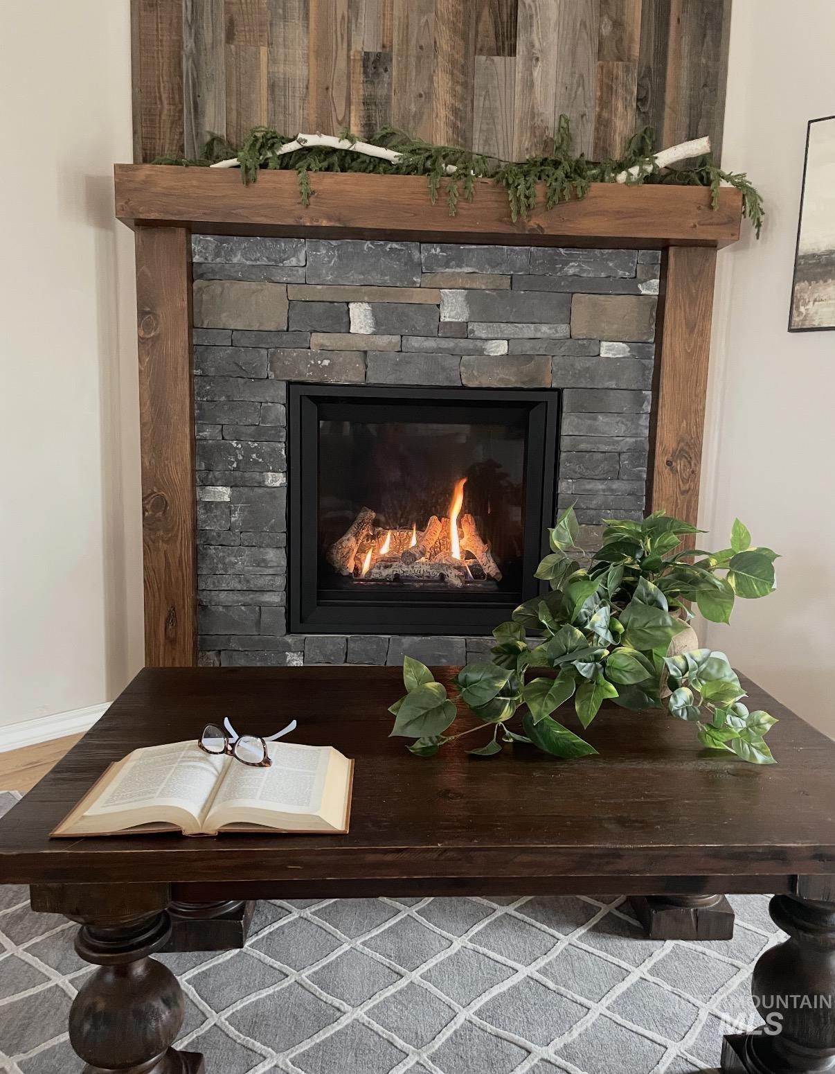 977 N Woodvalley, Eagle, Idaho 83616, 3 Bedrooms, 2.5 Bathrooms, Residential For Sale, Price $1,039,900,MLS 98978836