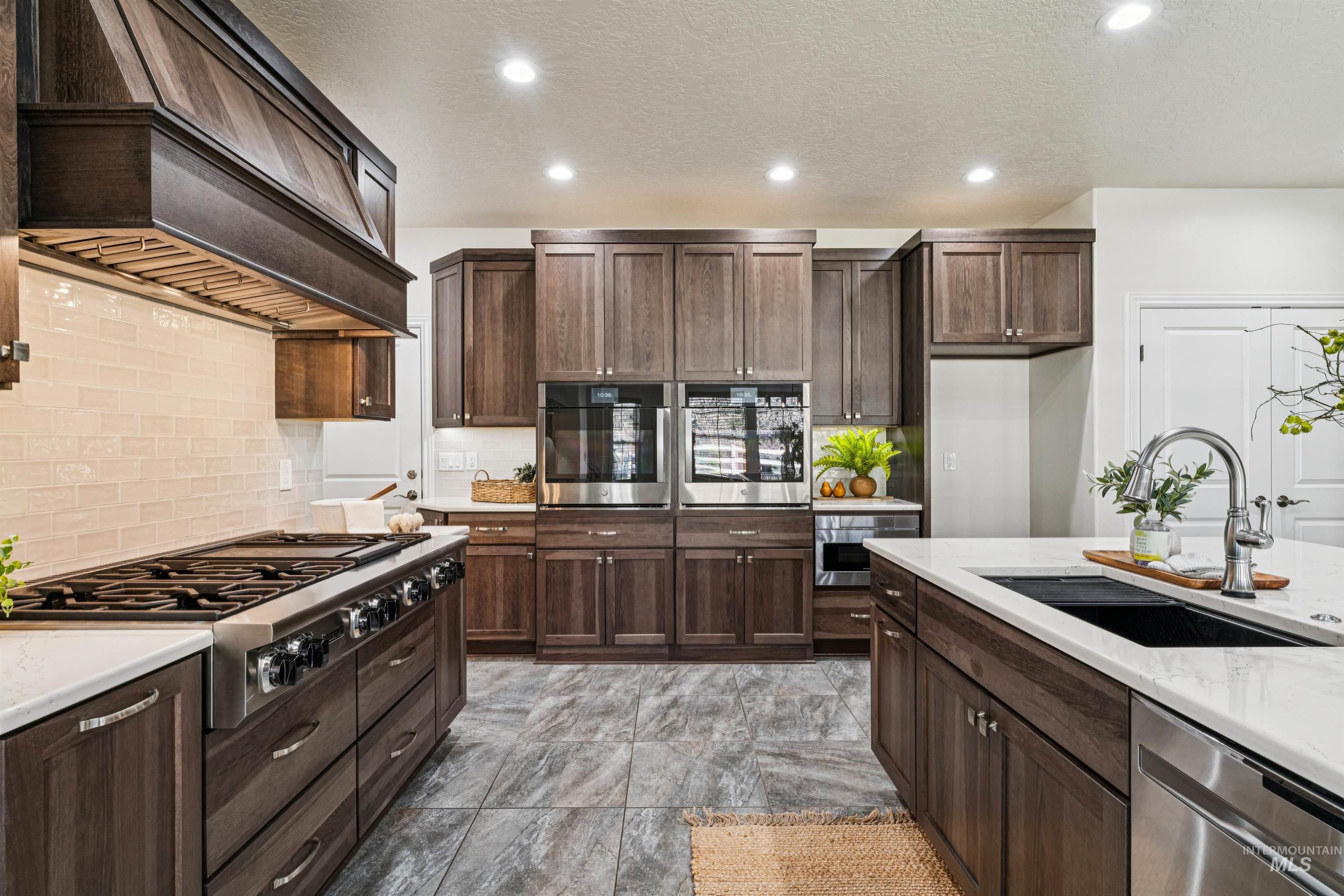 977 N Woodvalley, Eagle, Idaho 83616, 3 Bedrooms, 2.5 Bathrooms, Residential For Sale, Price $1,049,900,MLS 98978836