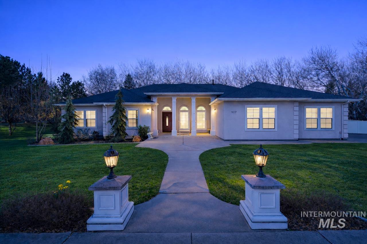 977 N Woodvalley, Eagle, Idaho 83616, 3 Bedrooms, 2.5 Bathrooms, Residential For Sale, Price $1,049,900,MLS 98978836