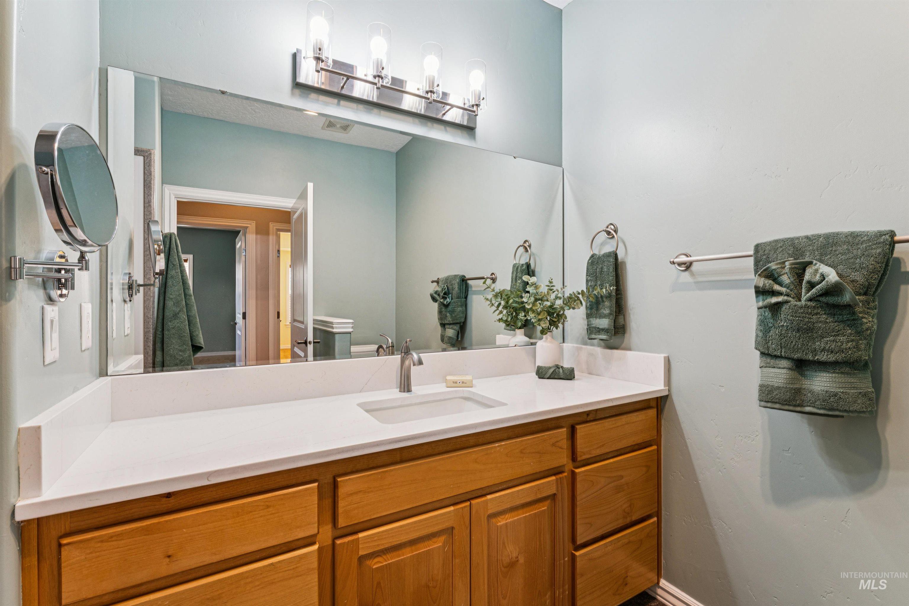 977 N Woodvalley, Eagle, Idaho 83616, 3 Bedrooms, 2.5 Bathrooms, Residential For Sale, Price $1,049,900,MLS 98978836