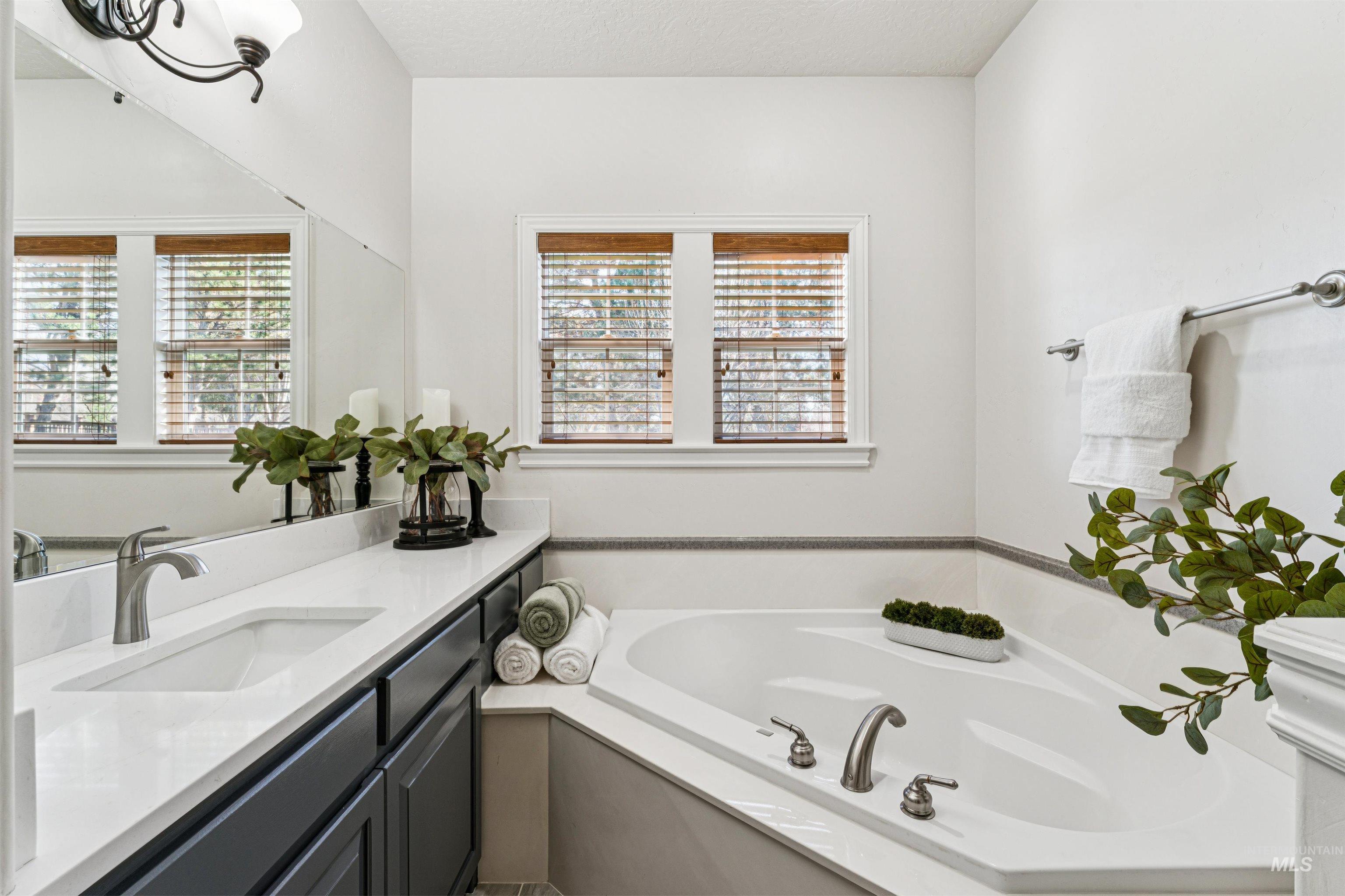 977 N Woodvalley, Eagle, Idaho 83616, 3 Bedrooms, 2.5 Bathrooms, Residential For Sale, Price $1,049,900,MLS 98978836