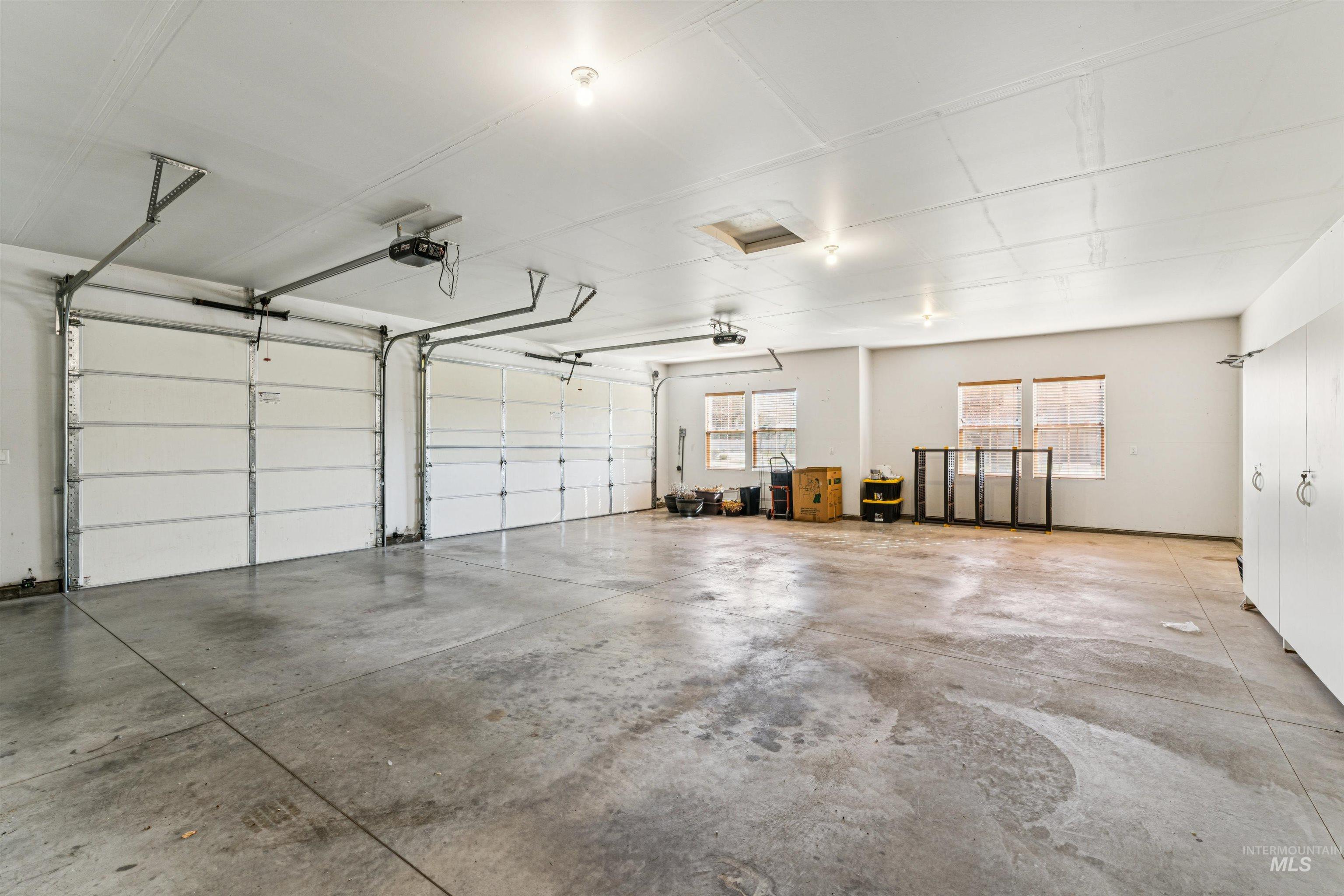 977 N Woodvalley, Eagle, Idaho 83616, 3 Bedrooms, 2.5 Bathrooms, Residential For Sale, Price $1,049,900,MLS 98978836