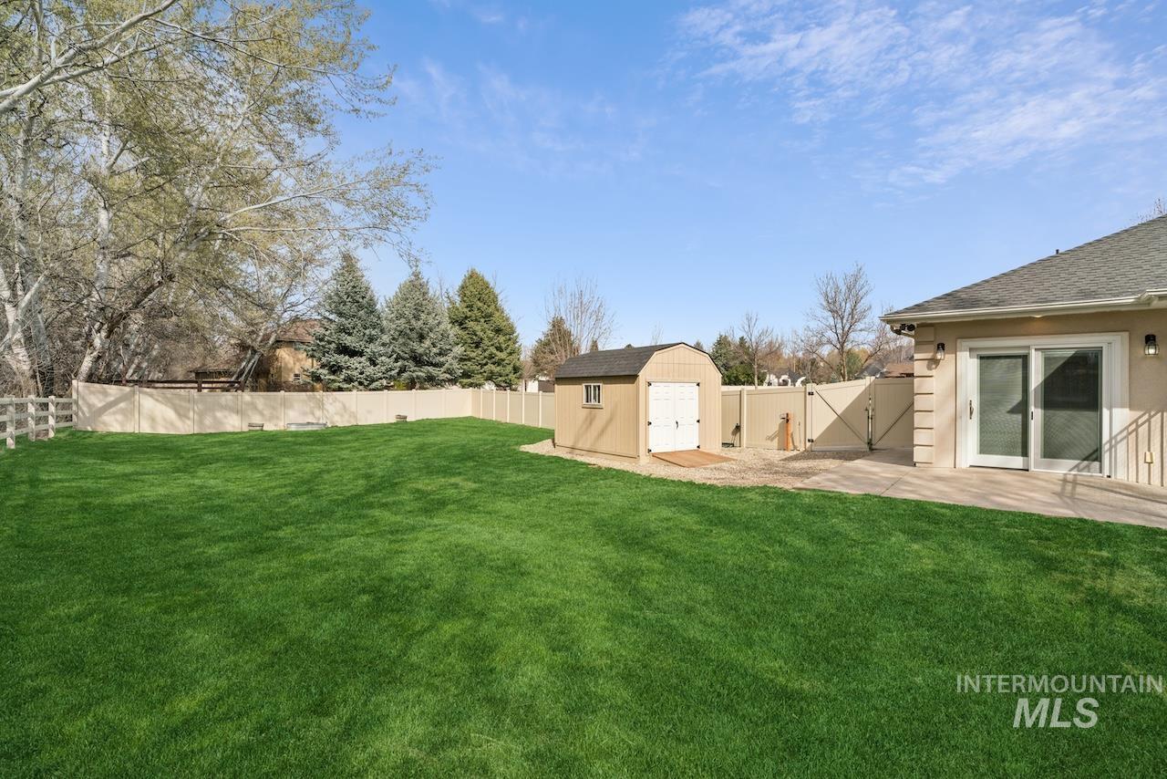 977 N Woodvalley, Eagle, Idaho 83616, 3 Bedrooms, 2.5 Bathrooms, Residential For Sale, Price $1,039,900,MLS 98978836