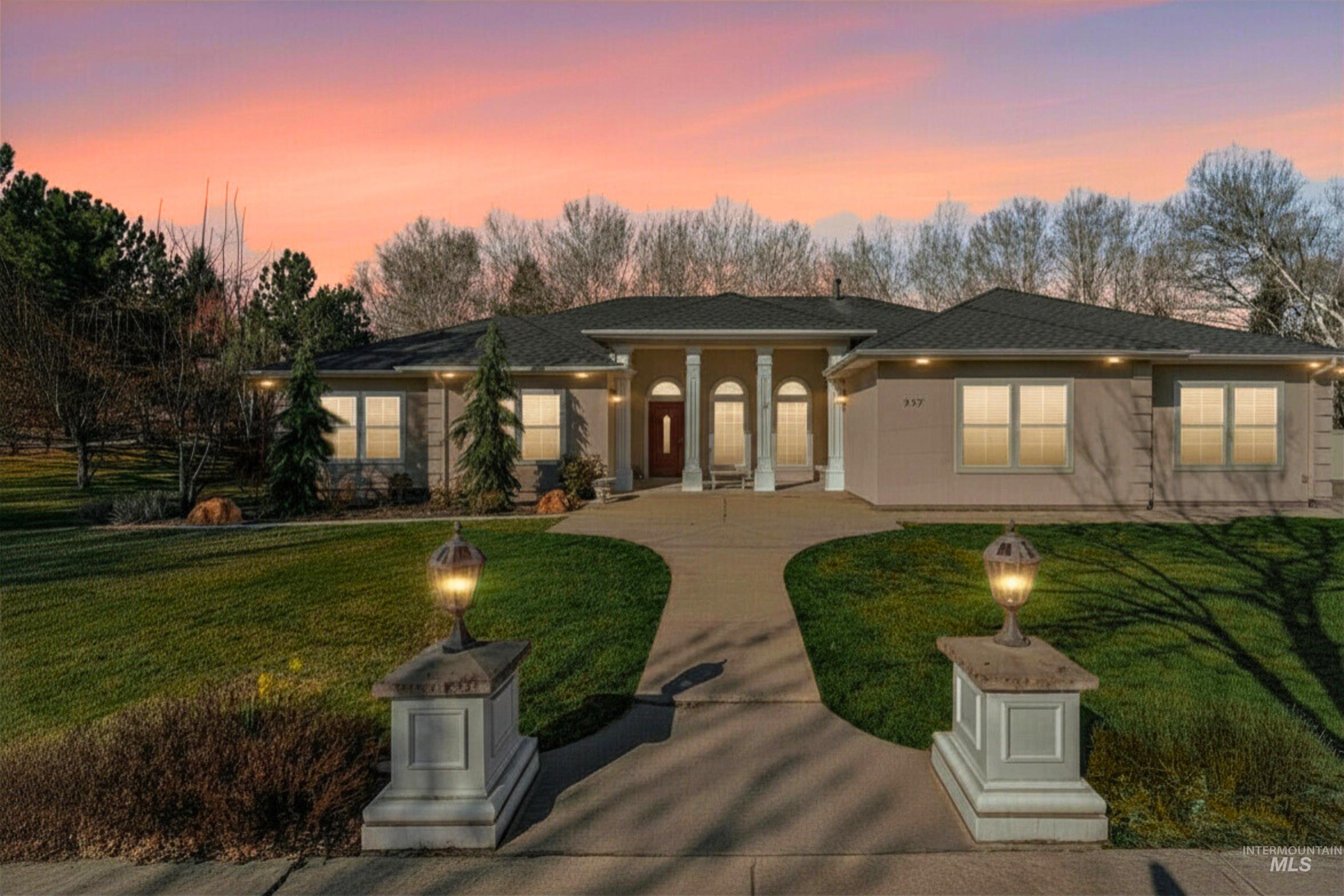 977 N Woodvalley, Eagle, Idaho 83616, 3 Bedrooms, 2.5 Bathrooms, Residential For Sale, Price $1,049,900,MLS 98978836