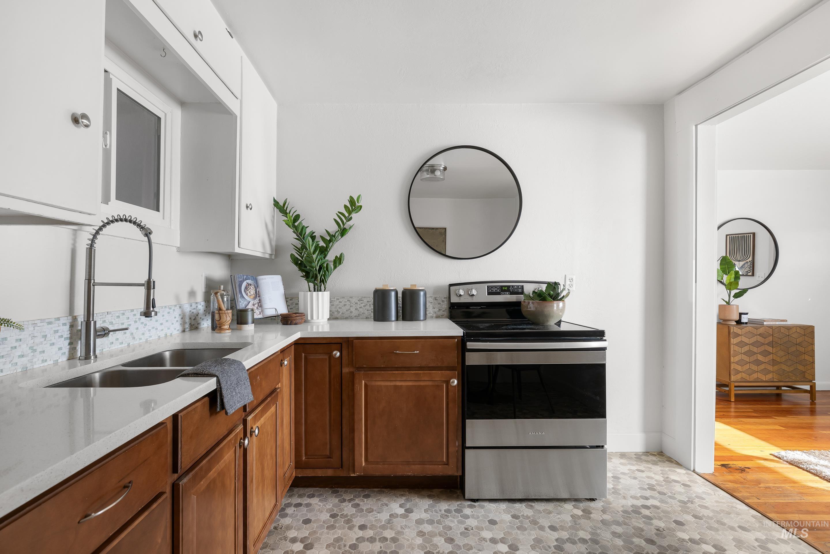 2131 S Atlantic St, Boise, Idaho 83705, 2 Bedrooms, 1 Bathroom, Residential For Sale, Price $315,000,MLS 98978840