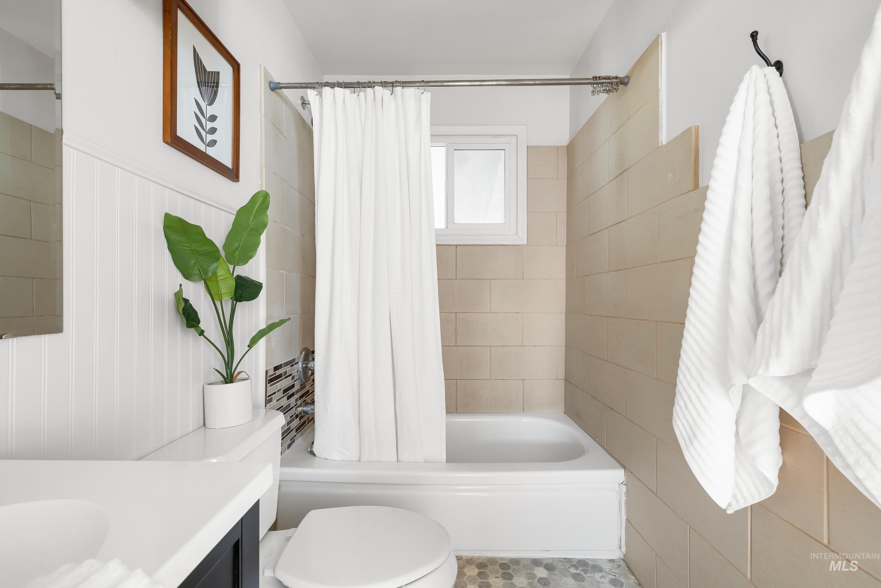 2131 S Atlantic St, Boise, Idaho 83705, 2 Bedrooms, 1 Bathroom, Residential For Sale, Price $315,000,MLS 98978840