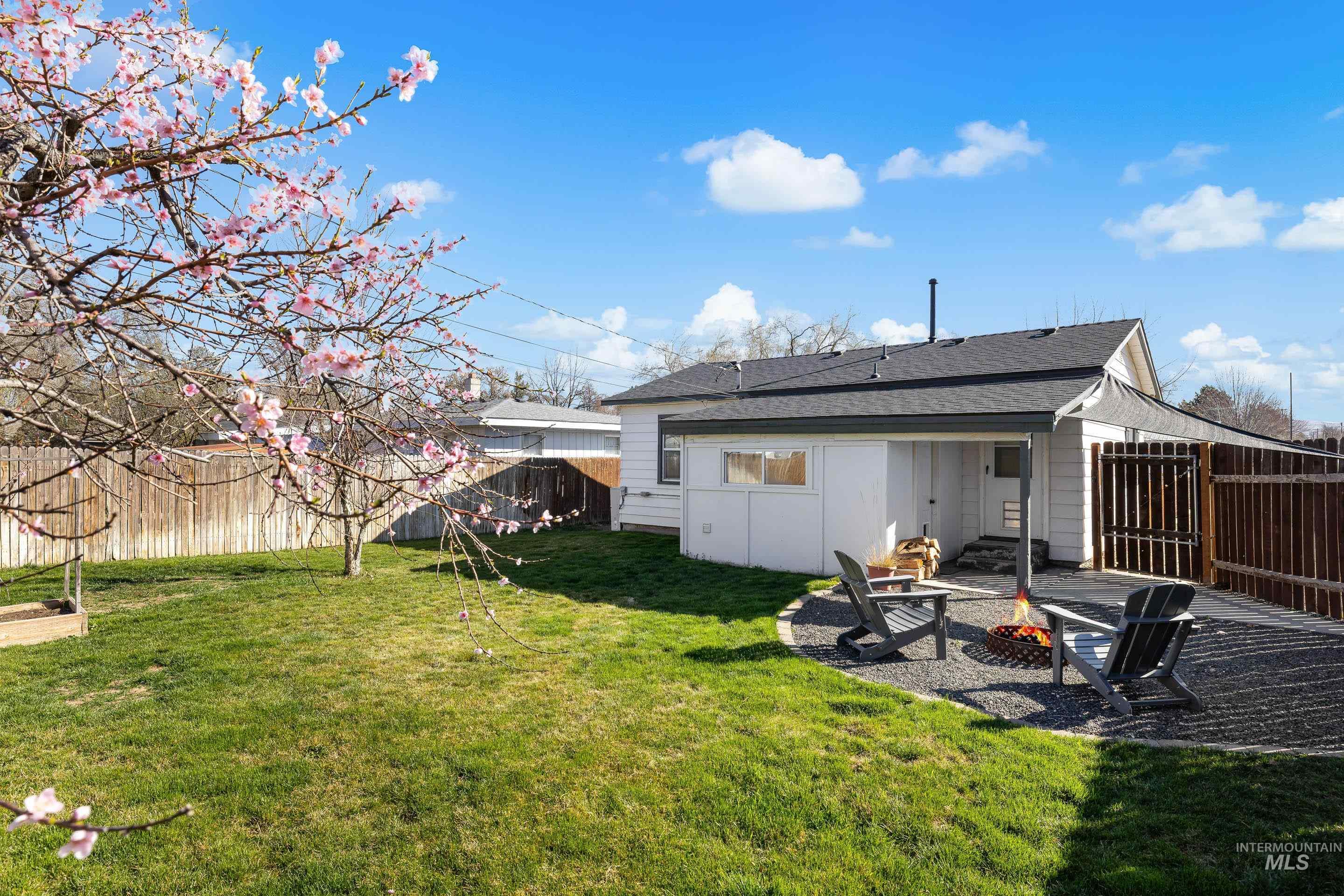 2131 S Atlantic St, Boise, Idaho 83705, 2 Bedrooms, 1 Bathroom, Residential For Sale, Price $315,000,MLS 98978840