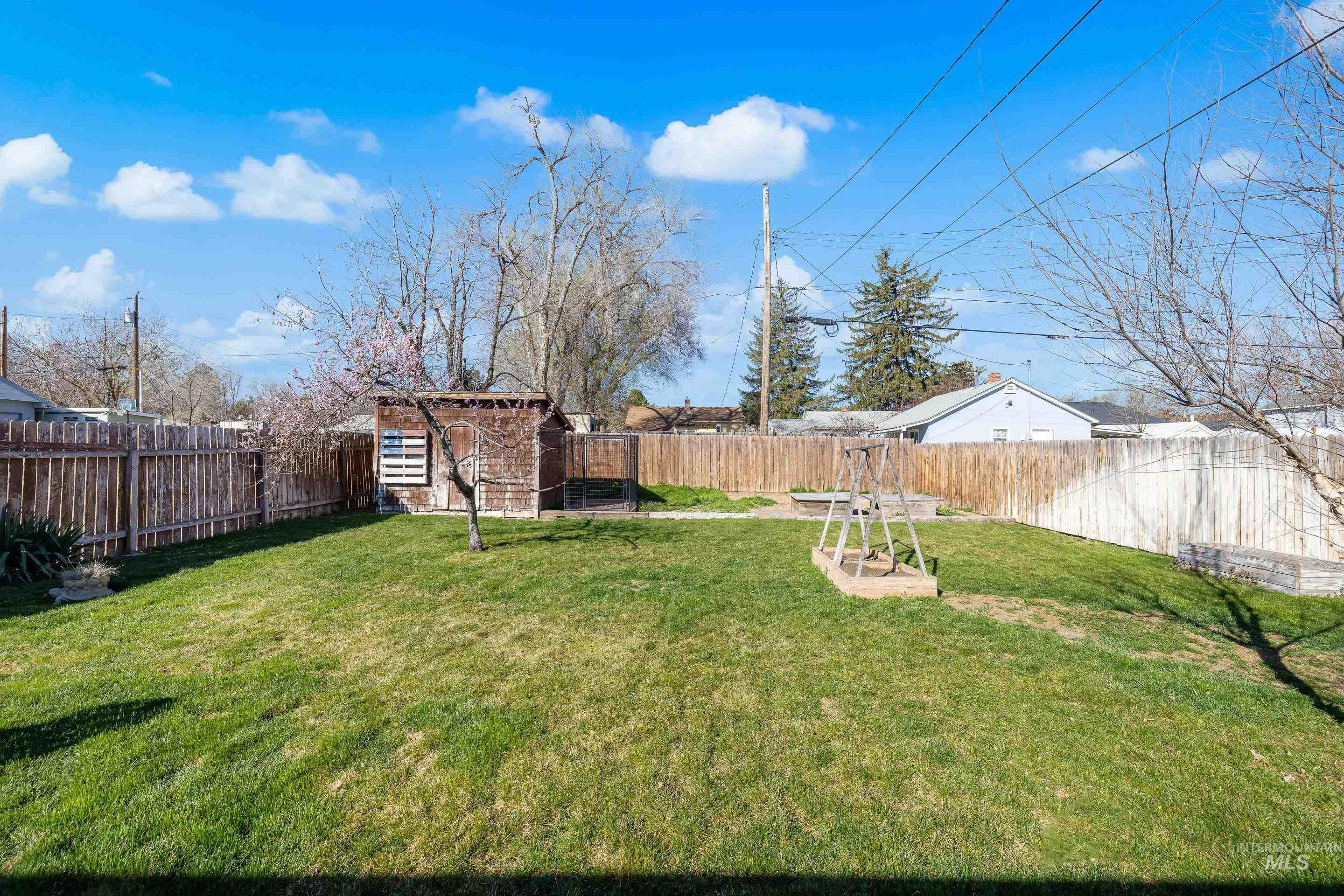 2131 S Atlantic St, Boise, Idaho 83705, 2 Bedrooms, 1 Bathroom, Residential For Sale, Price $315,000,MLS 98978840