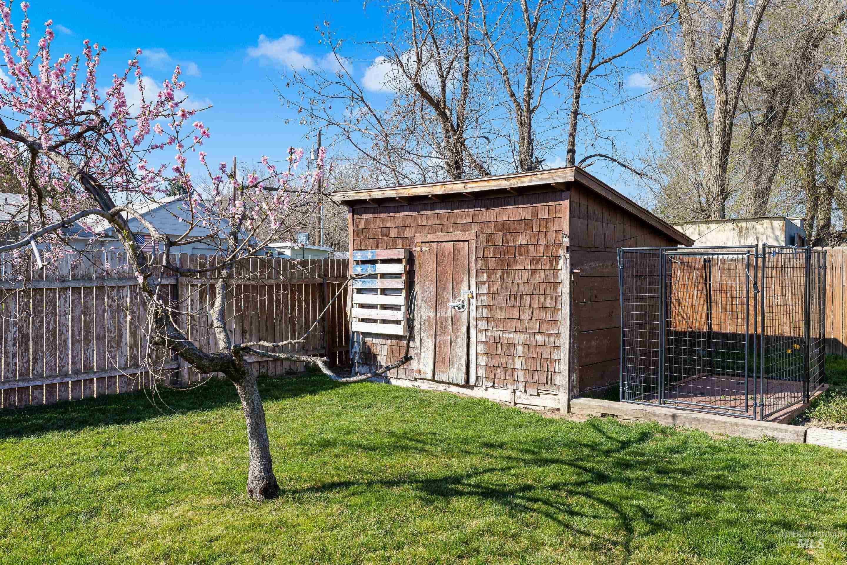 2131 S Atlantic St, Boise, Idaho 83705, 2 Bedrooms, 1 Bathroom, Residential For Sale, Price $315,000,MLS 98978840