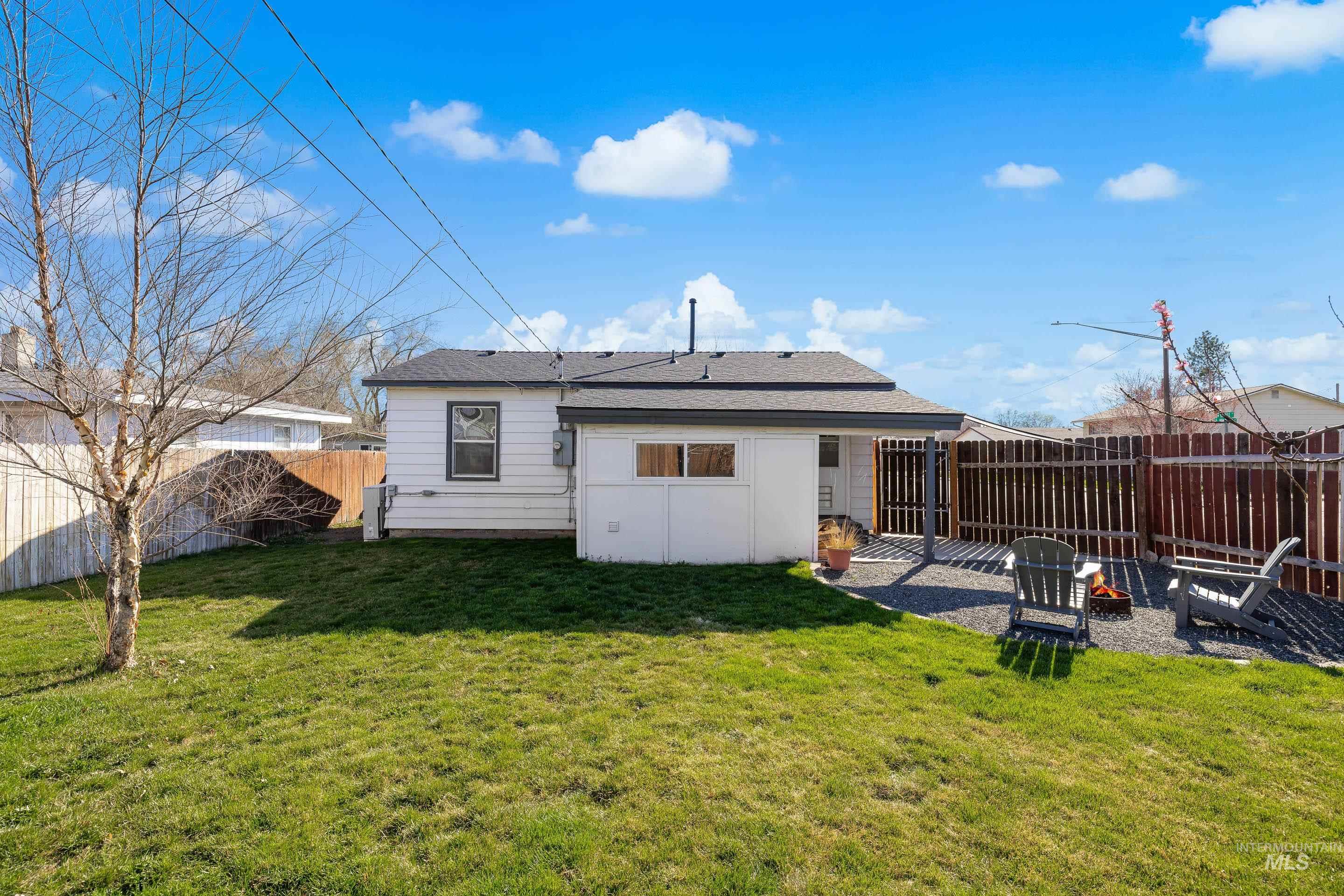 2131 S Atlantic St, Boise, Idaho 83705, 2 Bedrooms, 1 Bathroom, Residential For Sale, Price $315,000,MLS 98978840