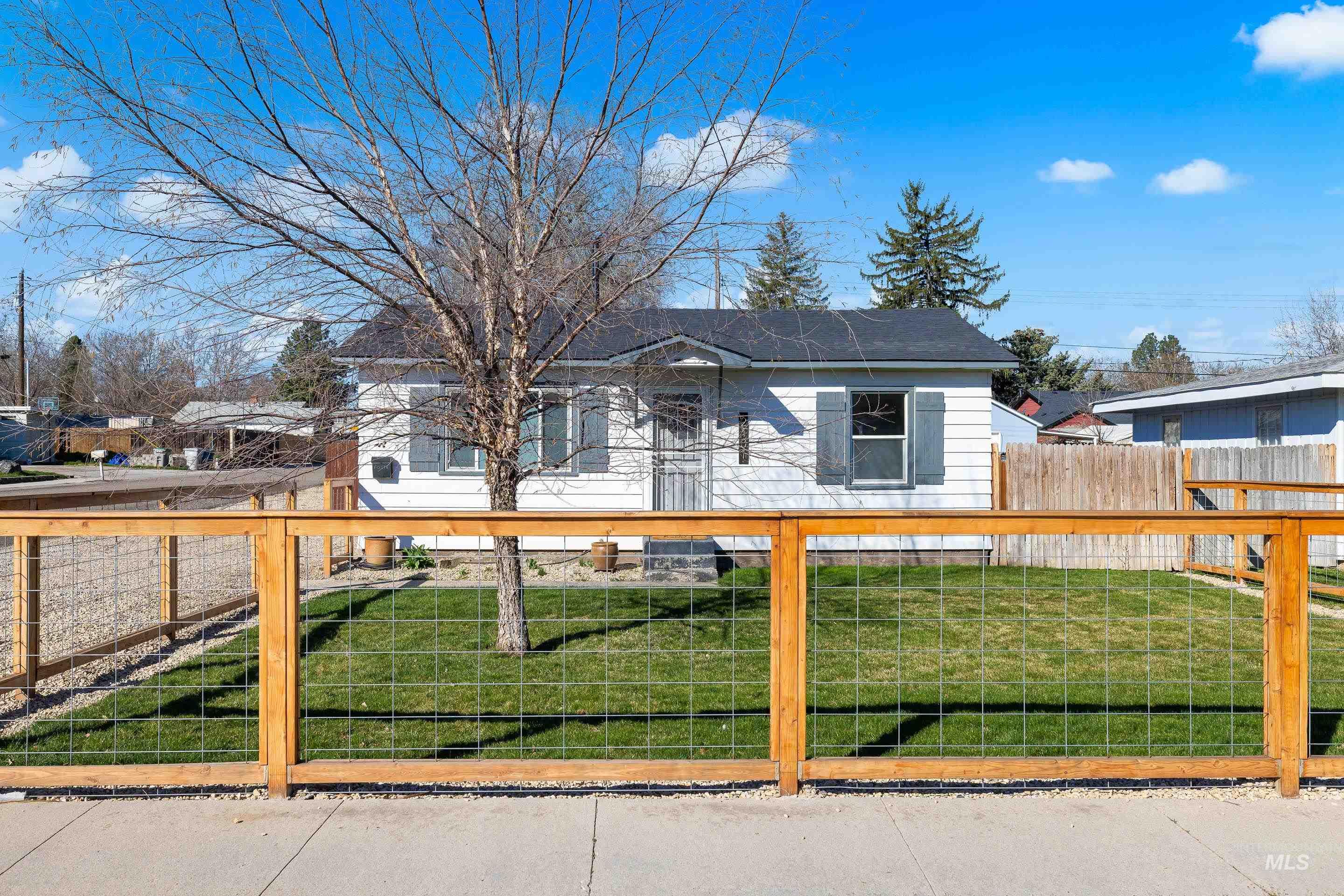 2131 S Atlantic St, Boise, Idaho 83705, 2 Bedrooms, 1 Bathroom, Residential For Sale, Price $315,000,MLS 98978840