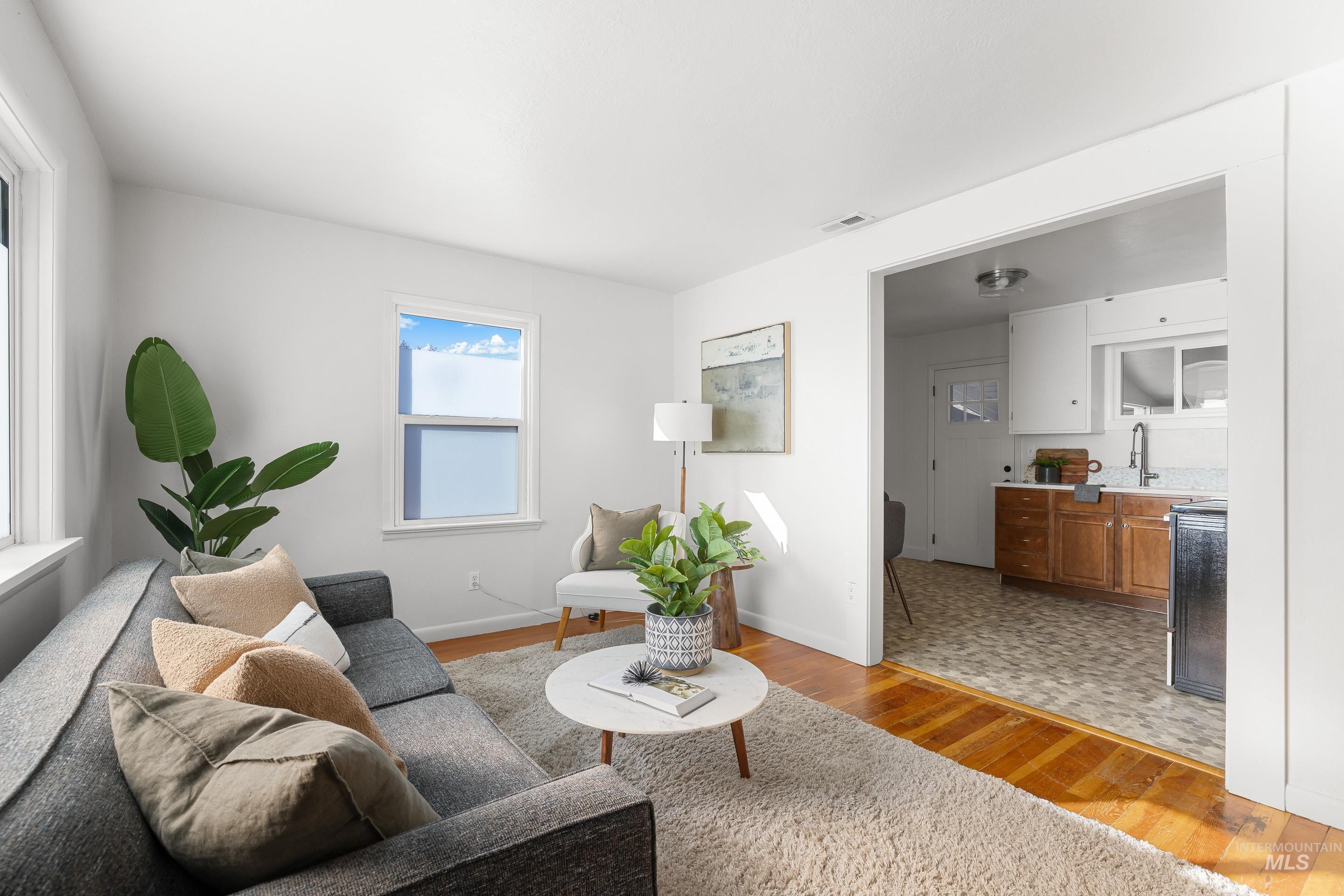 2131 S Atlantic St, Boise, Idaho 83705, 2 Bedrooms, 1 Bathroom, Residential For Sale, Price $315,000,MLS 98978840